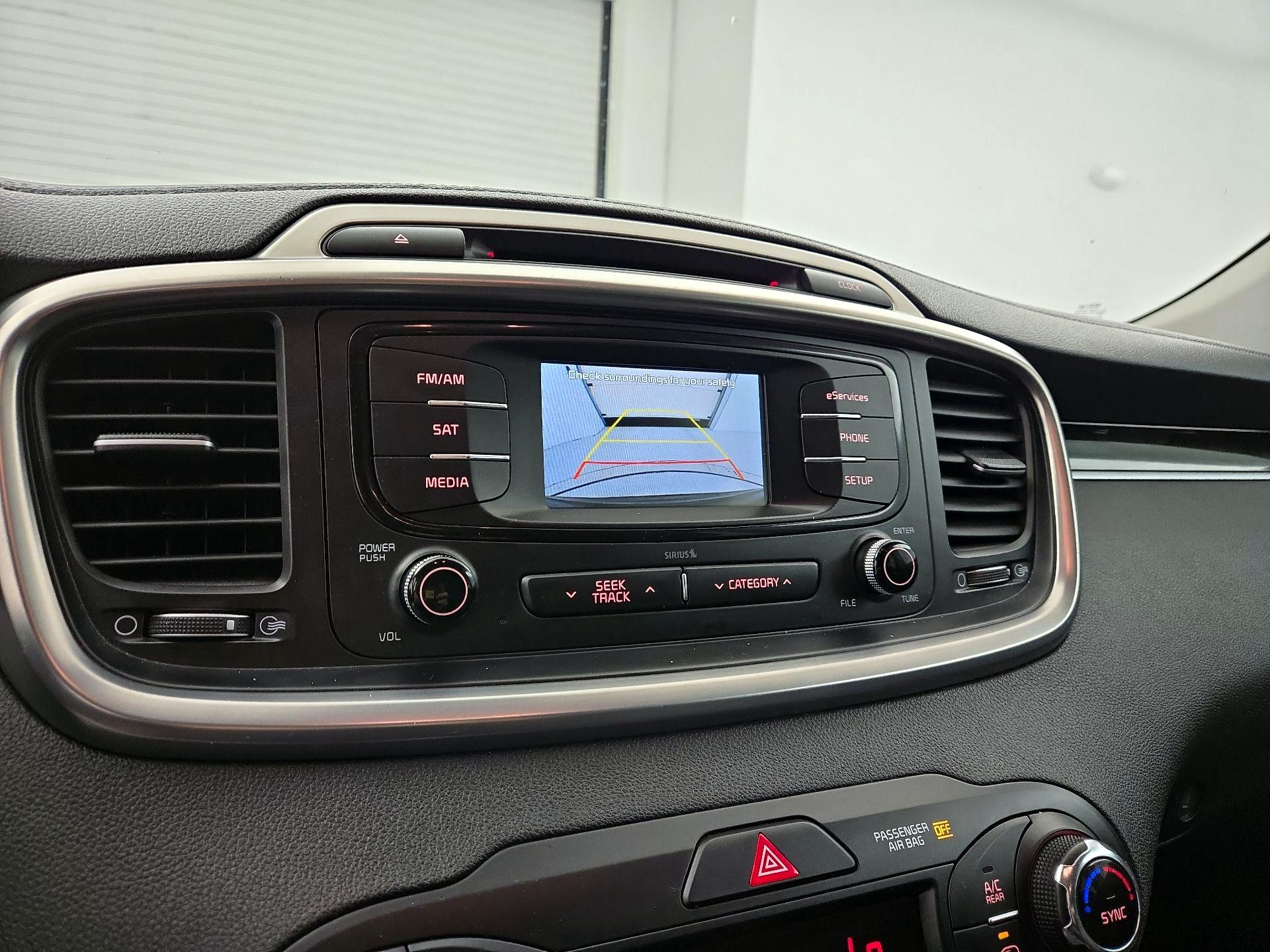 Thumbnail: 2016 Kia Sorento - 14