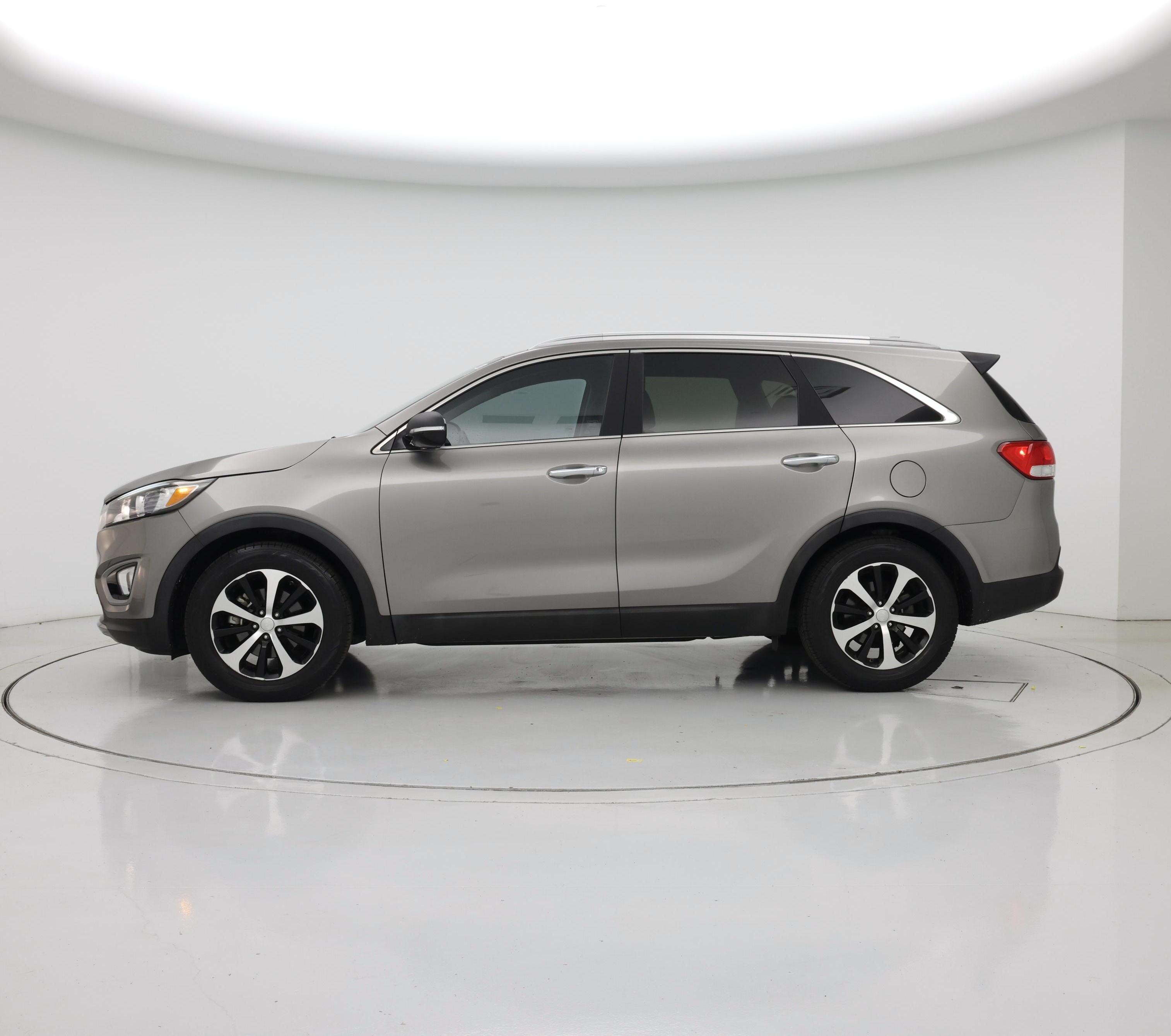 Thumbnail: 2016 Kia Sorento - 3