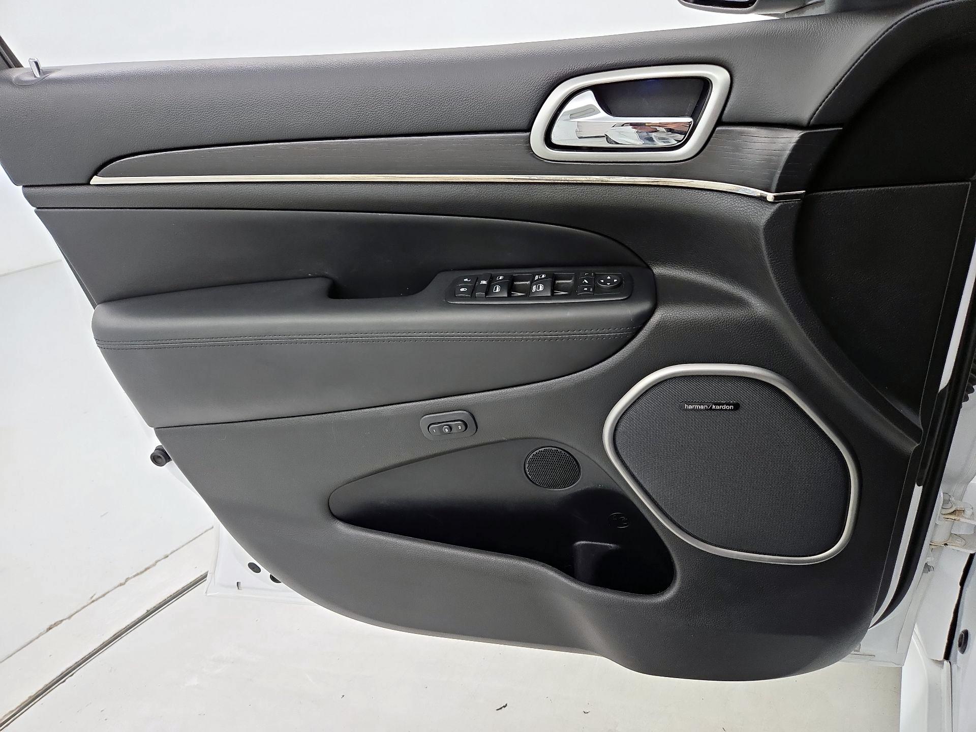 Thumbnail: 2018 Jeep Grand Cherokee - 12