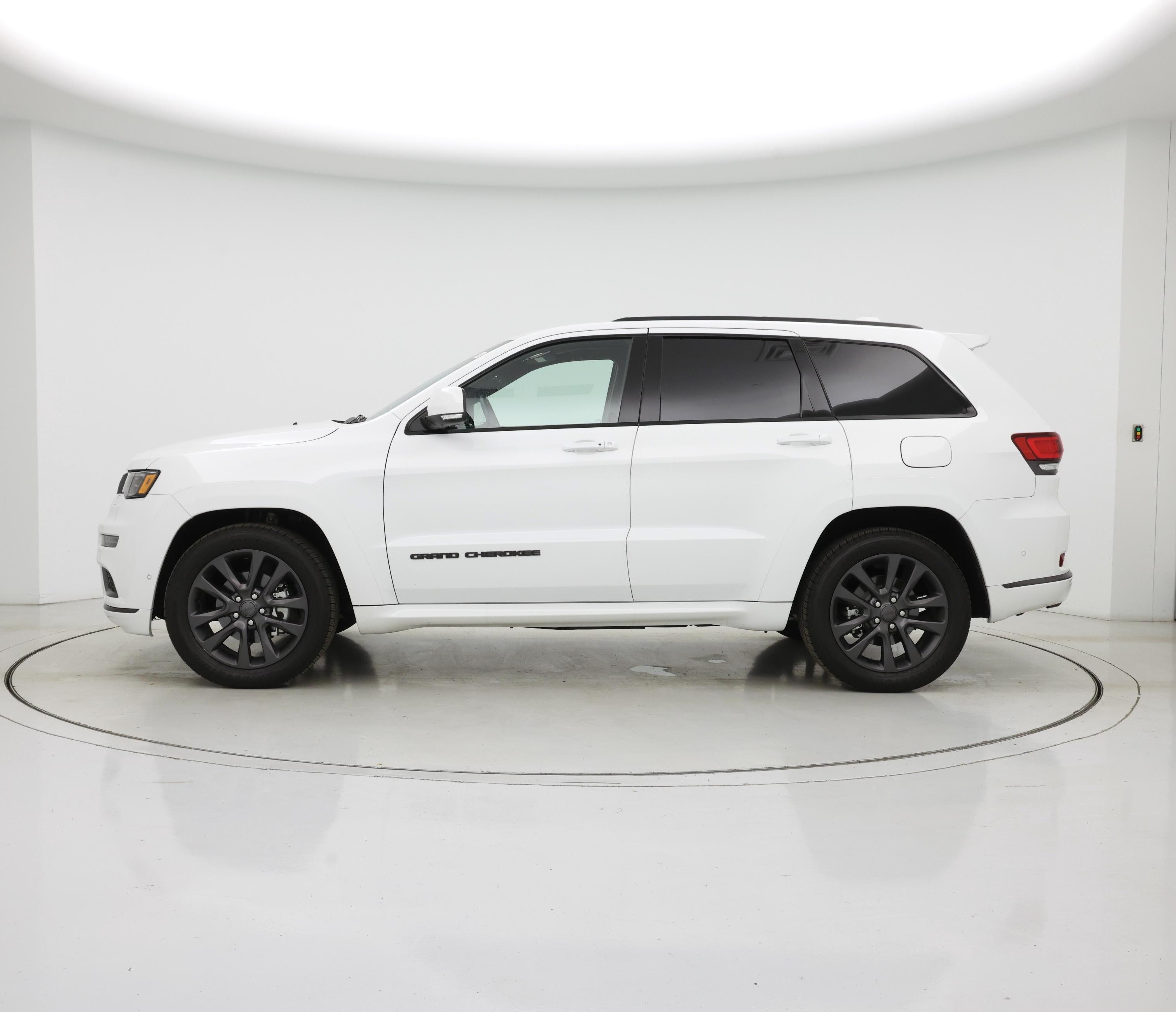 Thumbnail: 2018 Jeep Grand Cherokee - 3