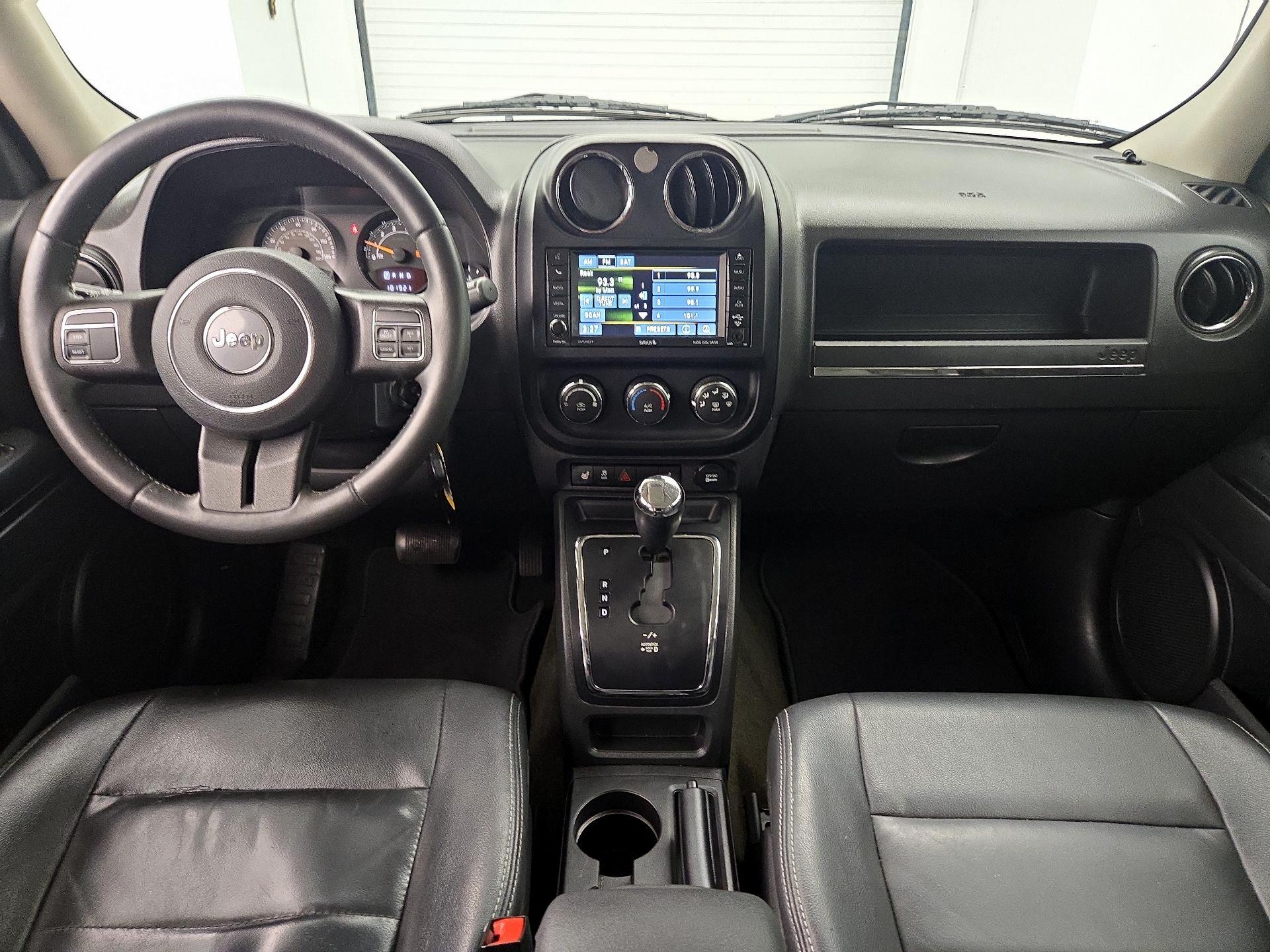 Thumbnail: 2015 Jeep Patriot - 9