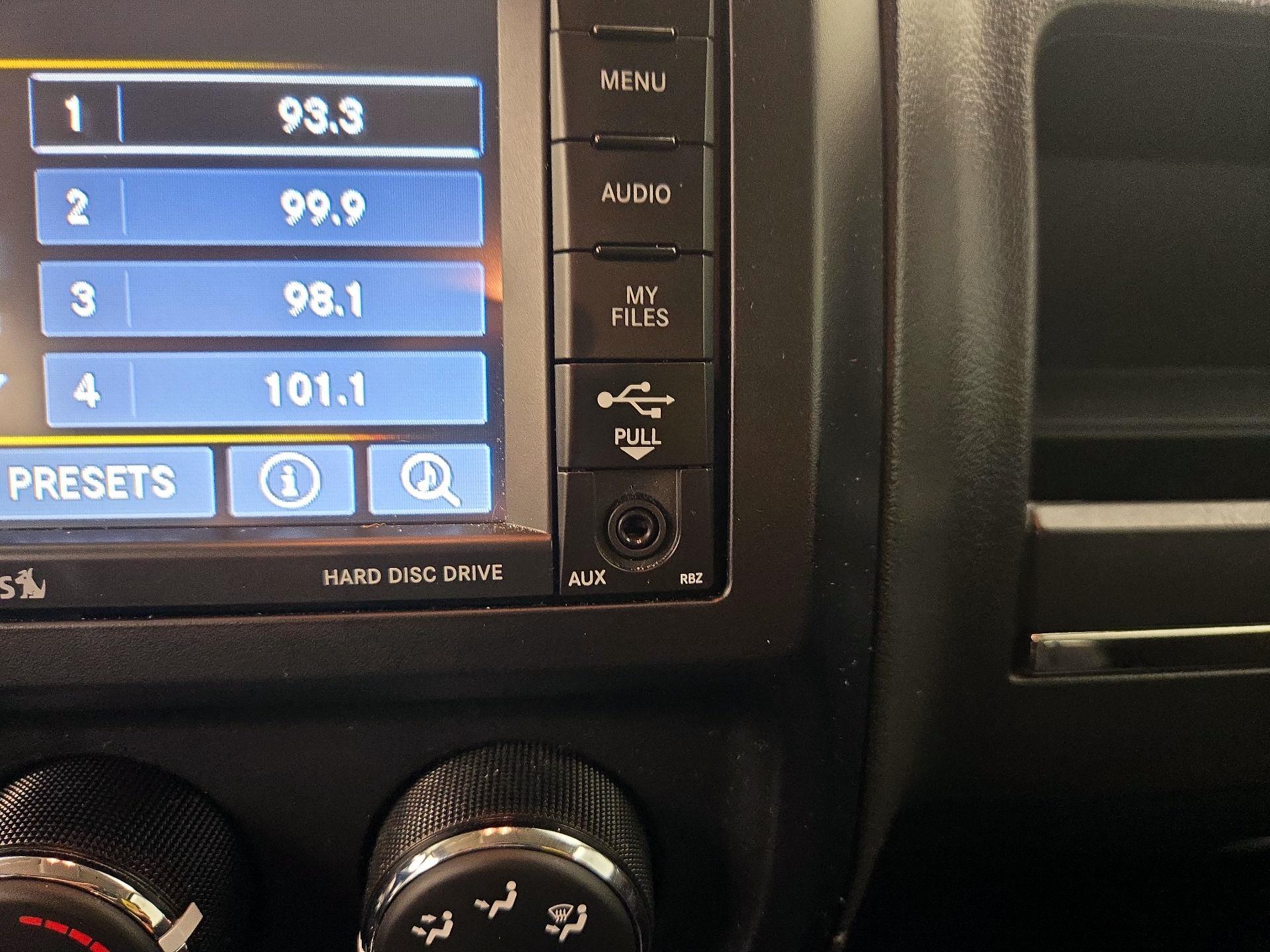 Thumbnail: 2015 Jeep Patriot - 16