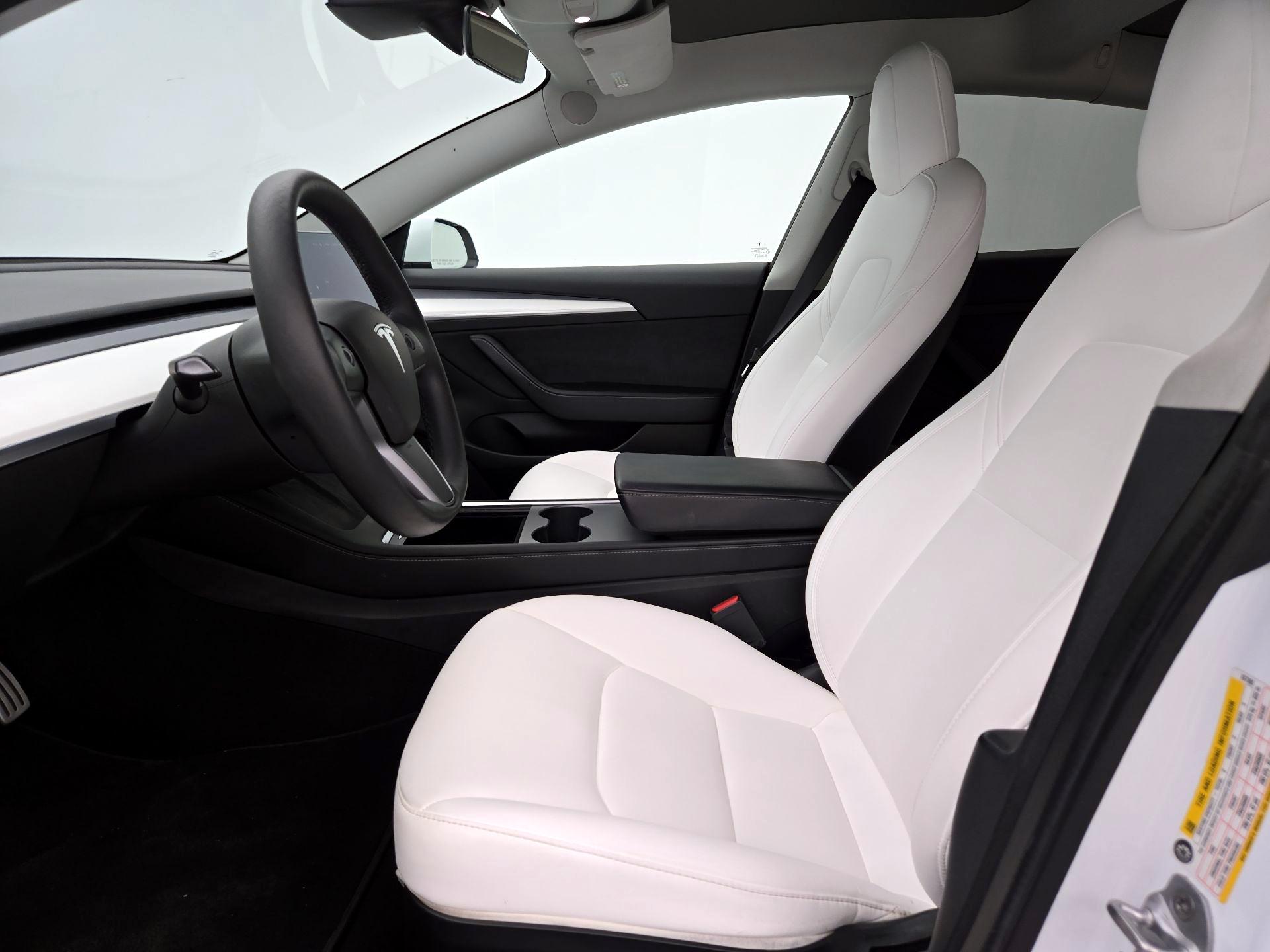 Thumbnail: 2022 Tesla Model 3 - 11