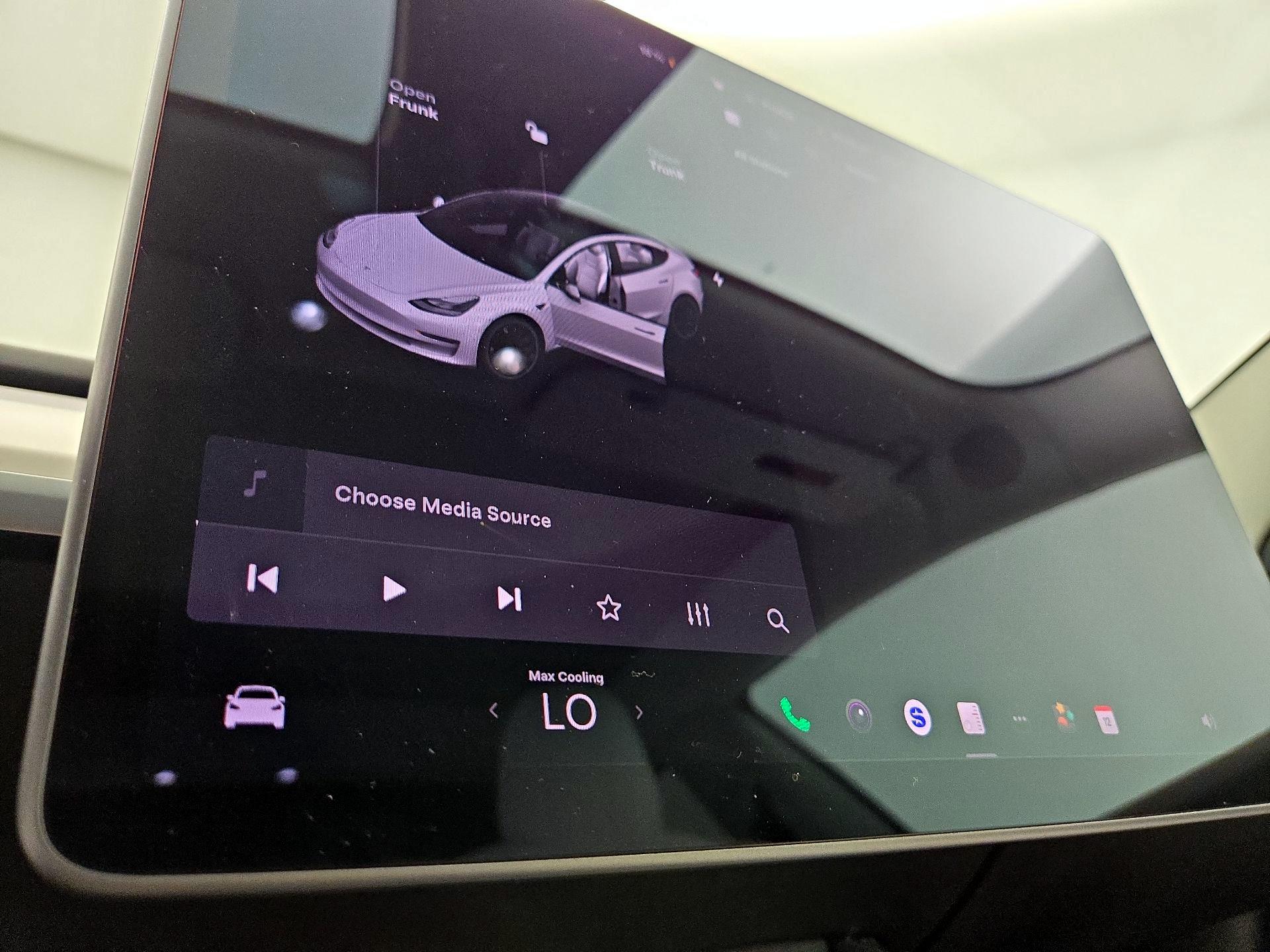 Thumbnail: 2022 Tesla Model 3 - 15