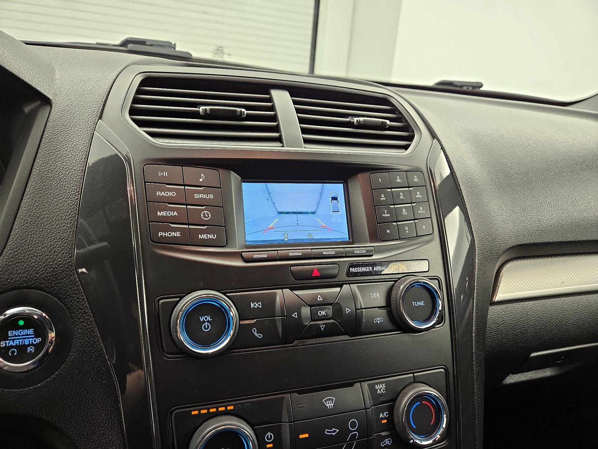 Thumbnail: 2019 Ford Explorer - 14