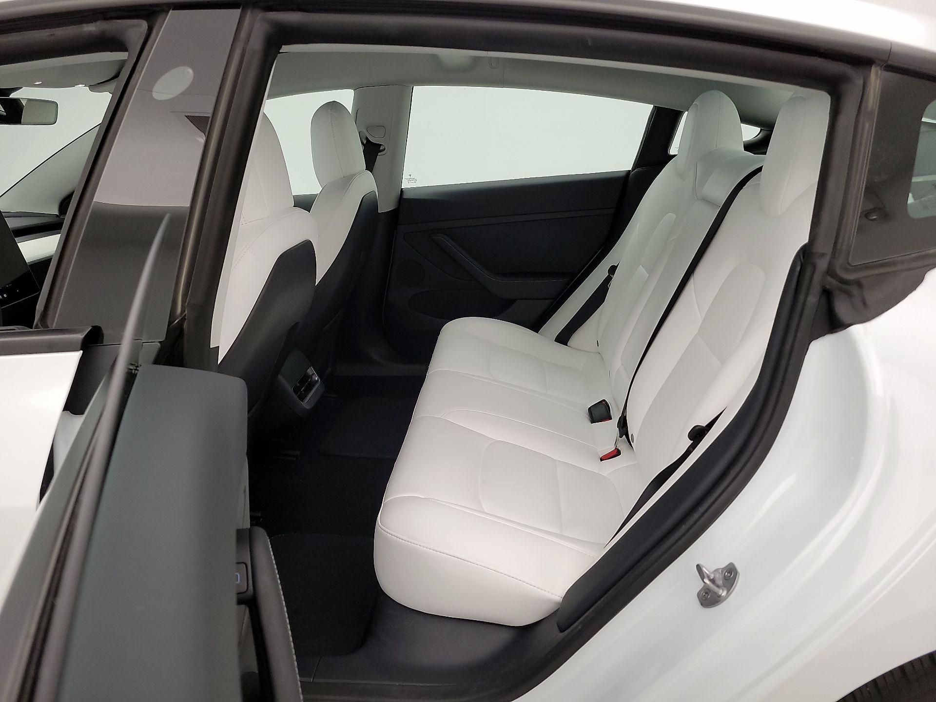 Thumbnail: 2022 Tesla Model 3 - 19