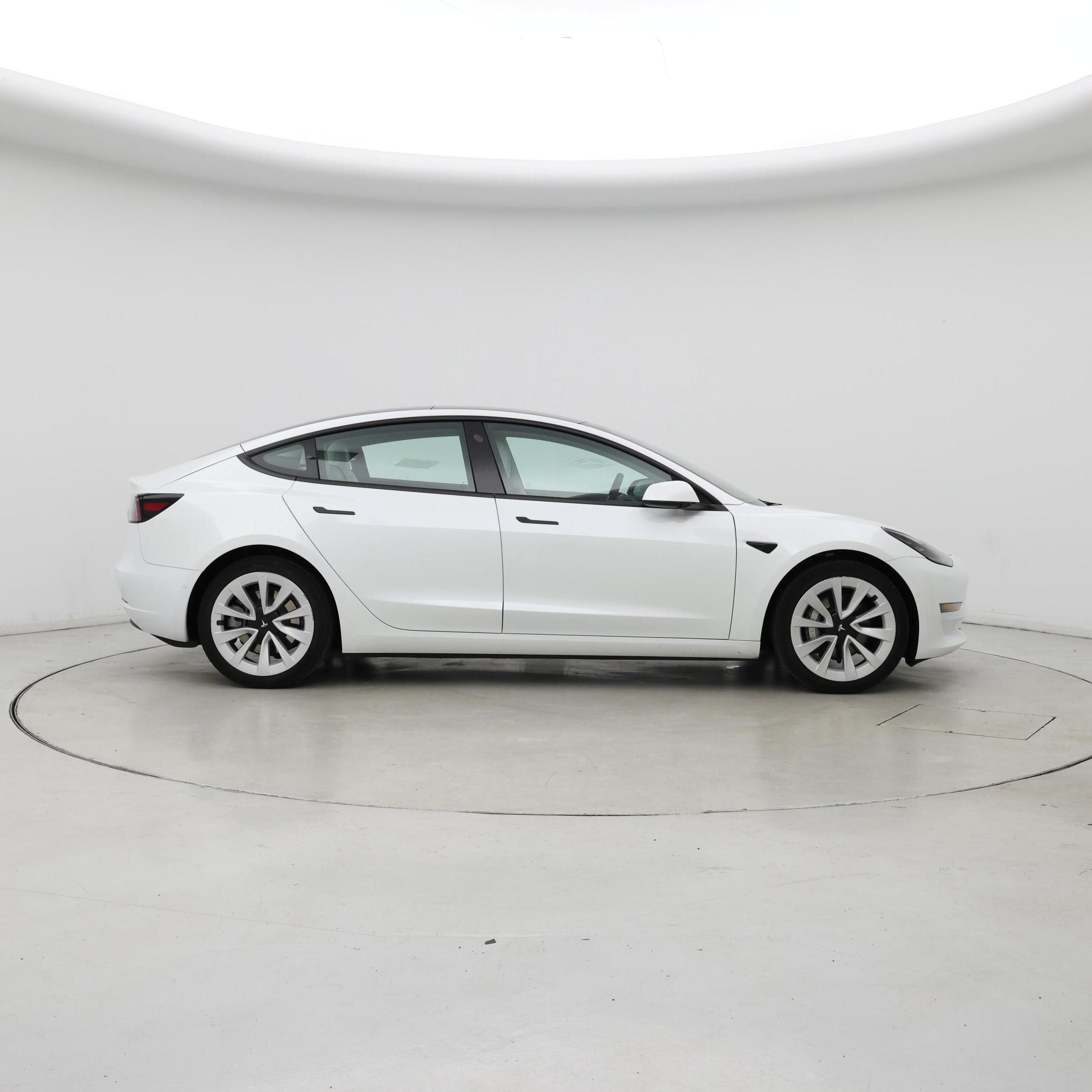 Thumbnail: 2022 Tesla Model 3 - 7