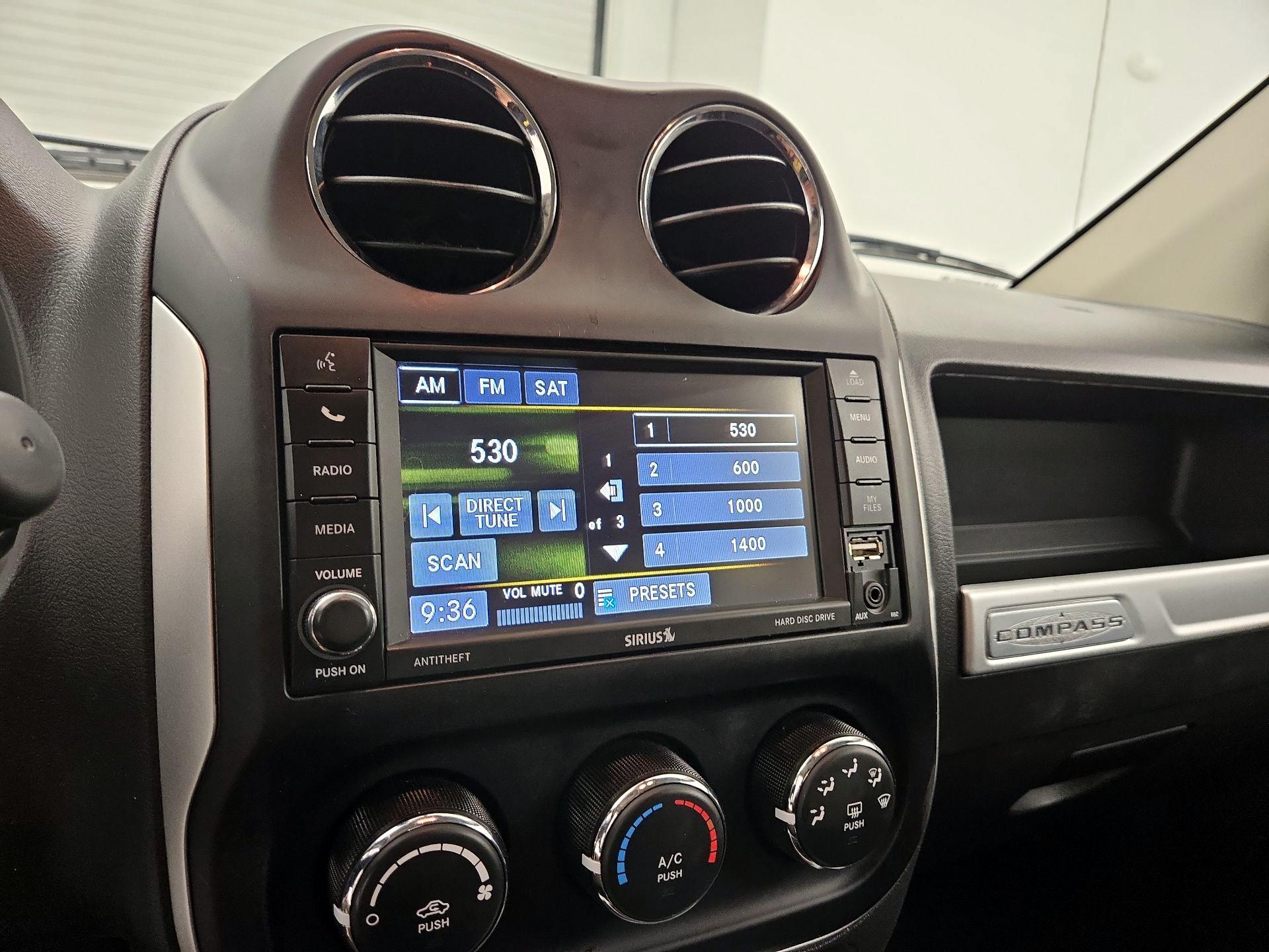 Thumbnail: 2016 Jeep Compass - 14