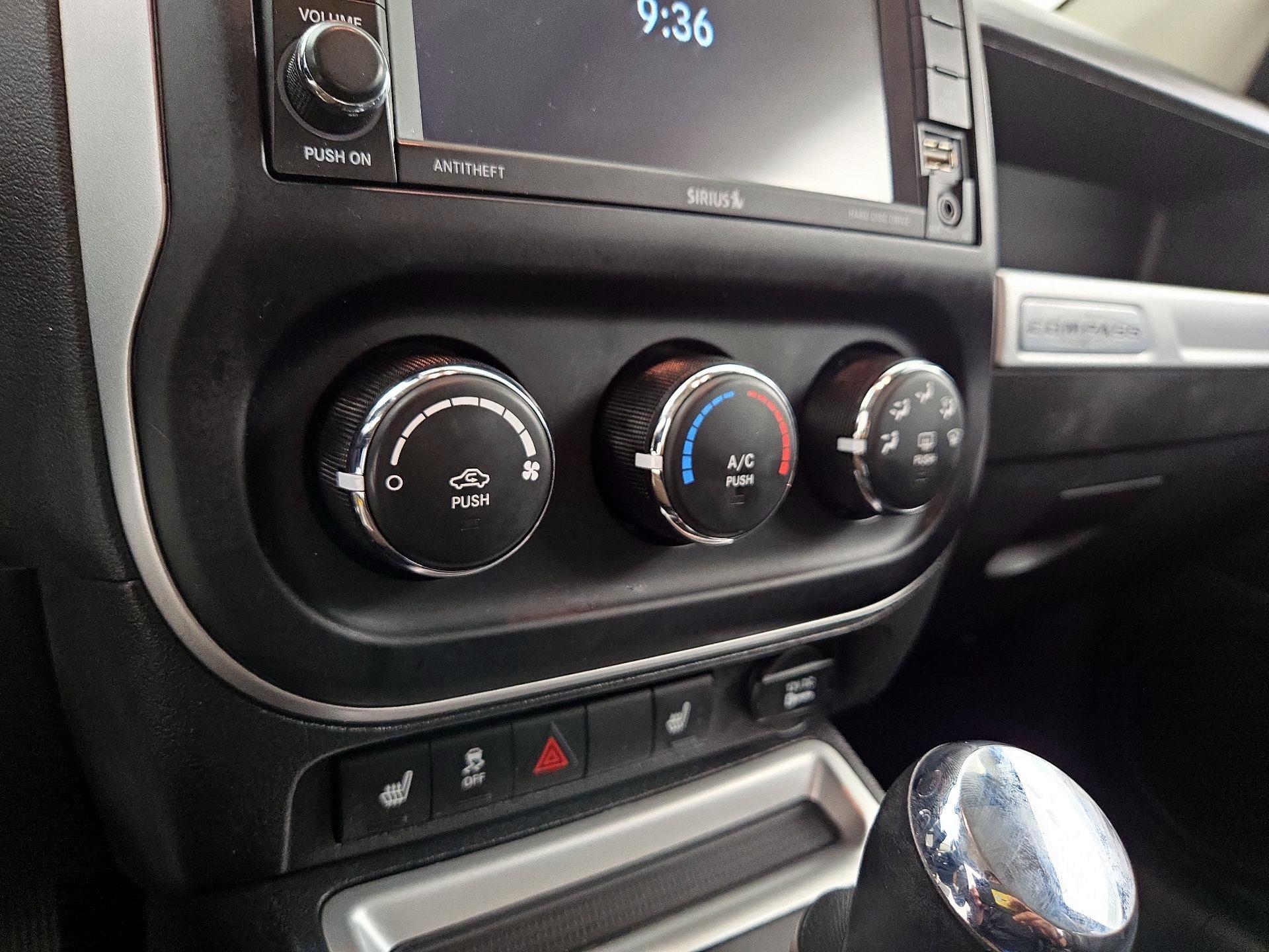 Thumbnail: 2016 Jeep Compass - 15