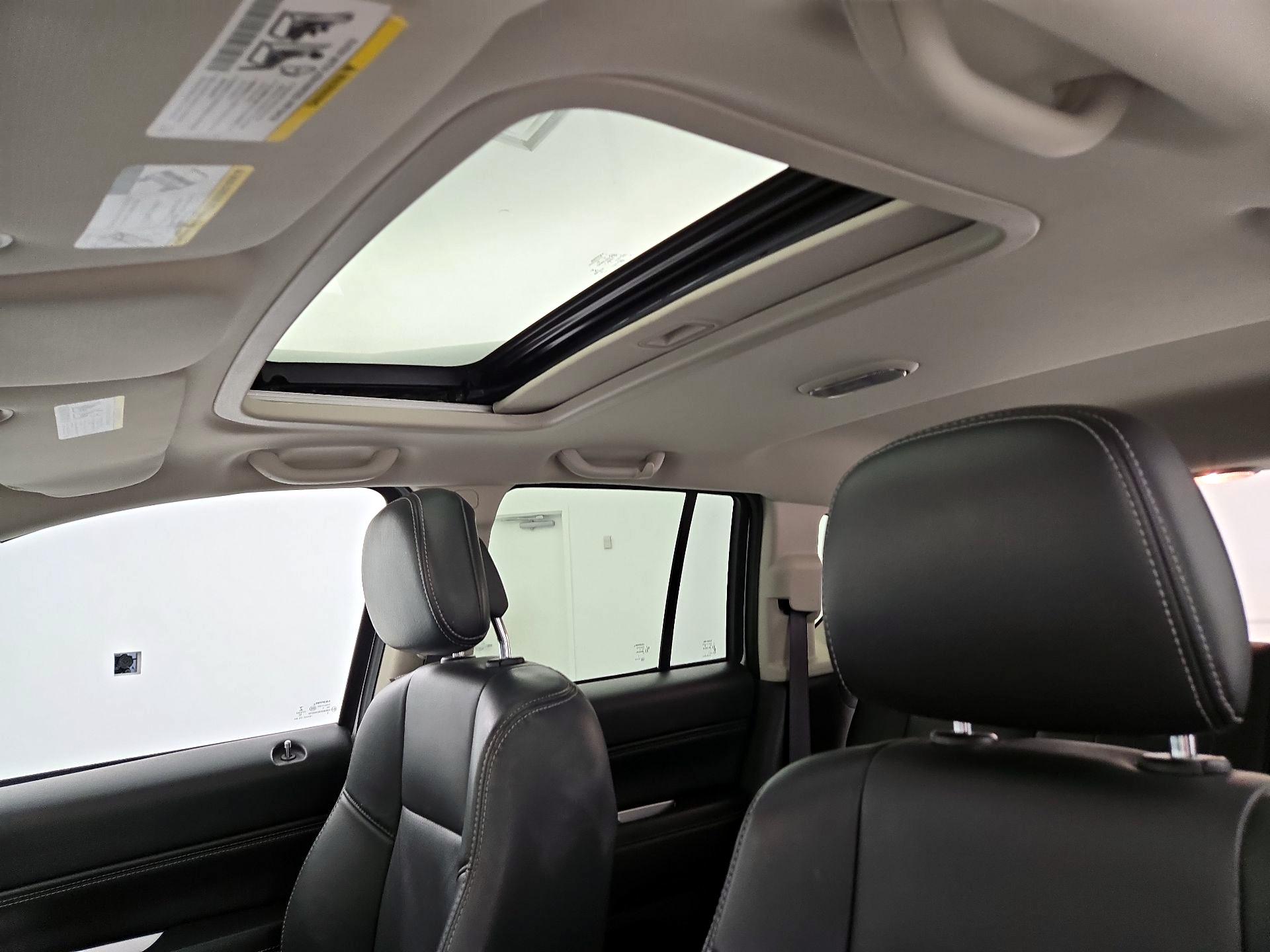 Thumbnail: 2016 Jeep Compass - 18