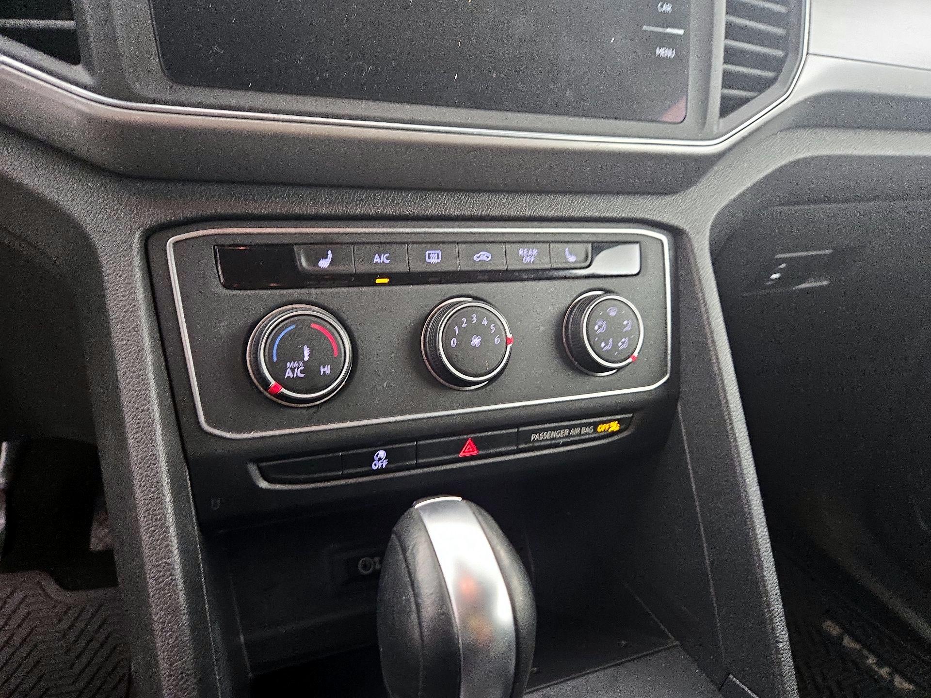 Thumbnail: 2018 Volkswagen Atlas - 16
