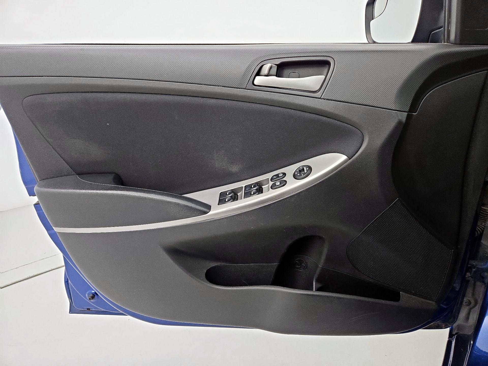 Thumbnail: 2015 Hyundai Accent - 12