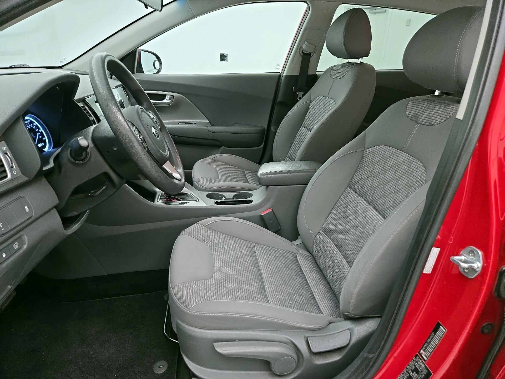 Thumbnail: 2017 Kia Niro - 11