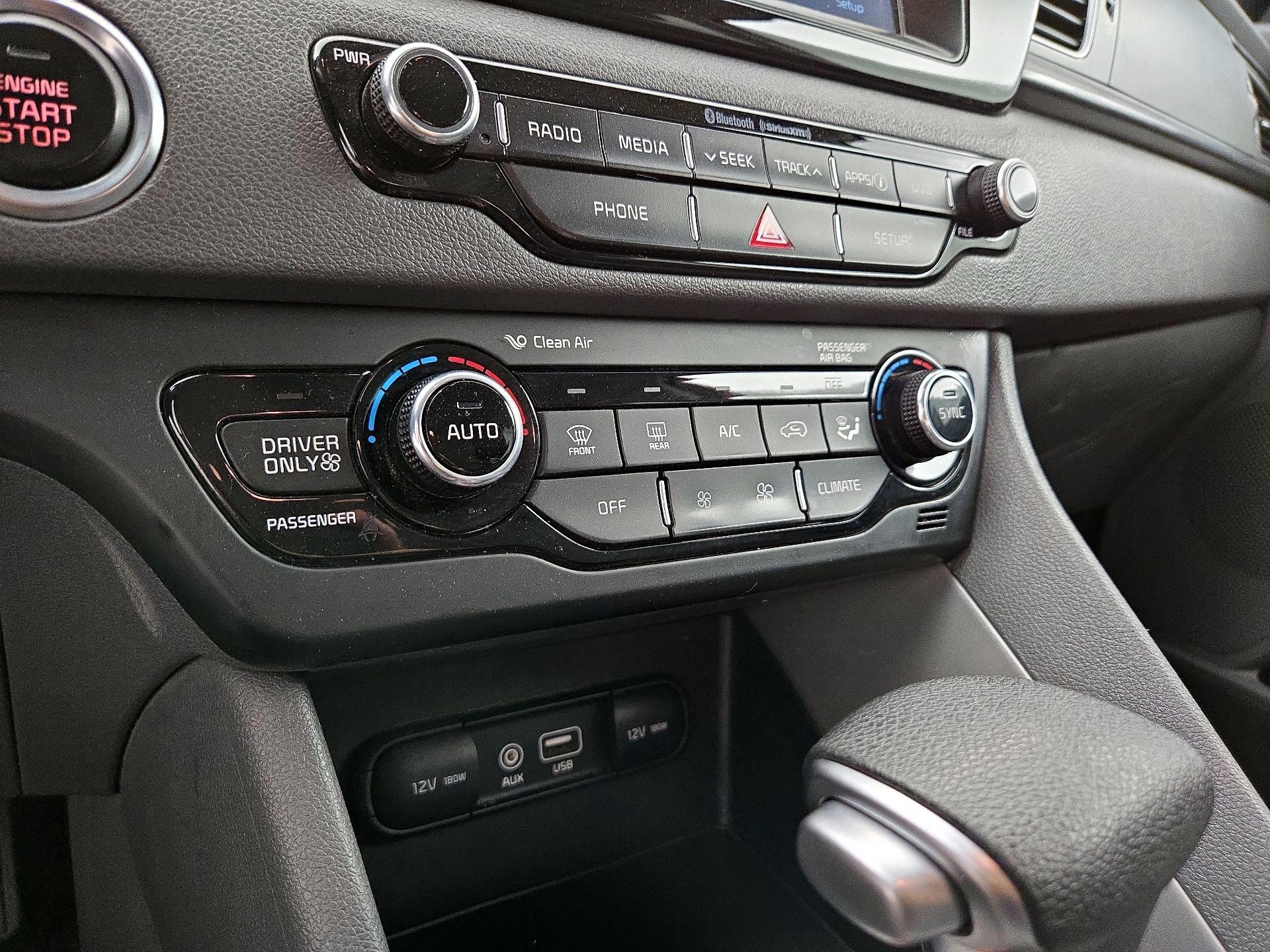 Thumbnail: 2017 Kia Niro - 16