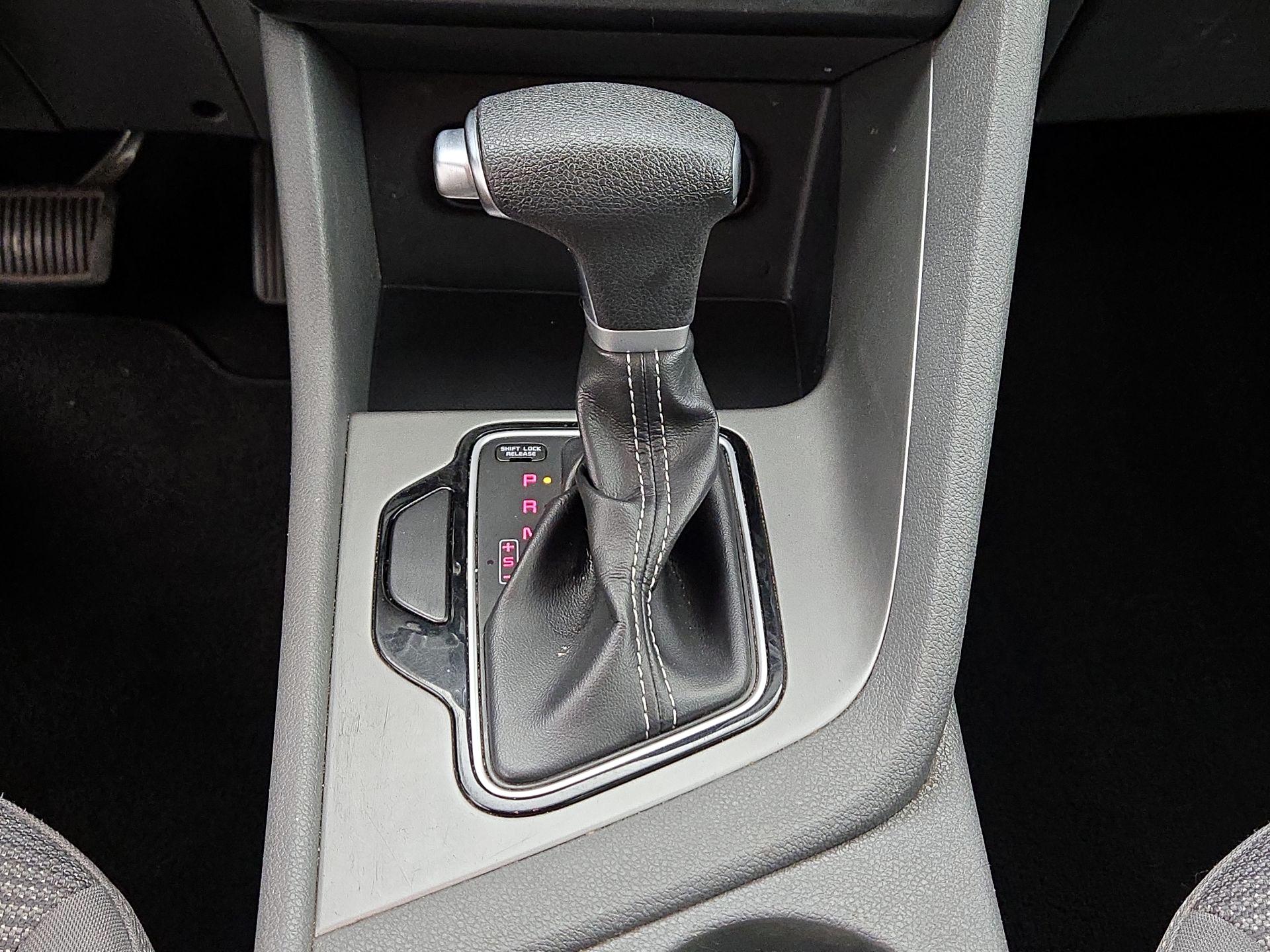 Thumbnail: 2017 Kia Niro - 17
