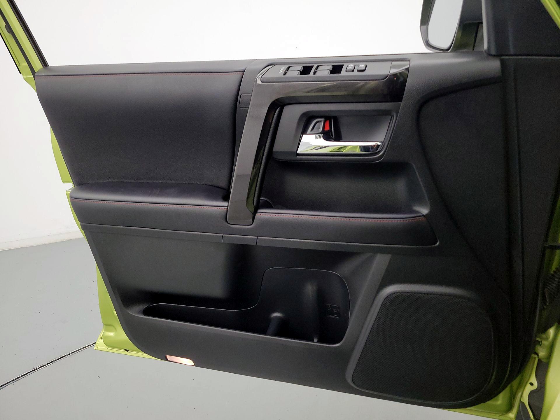 Thumbnail: 2022 Toyota 4Runner - 12