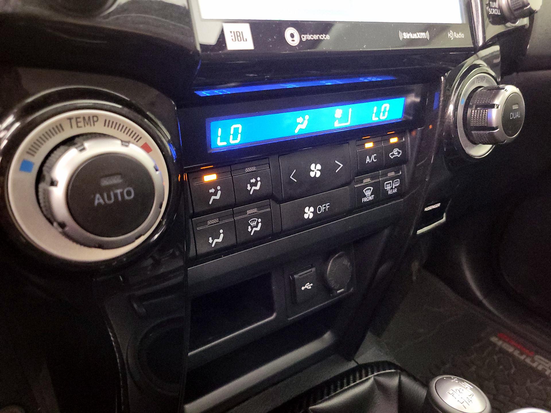 Thumbnail: 2022 Toyota 4Runner - 17