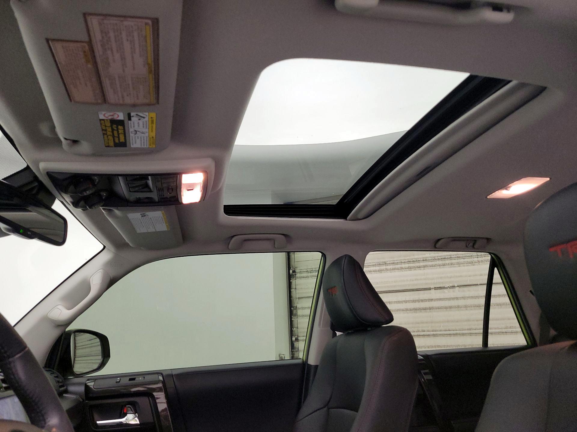 Thumbnail: 2022 Toyota 4Runner - 20