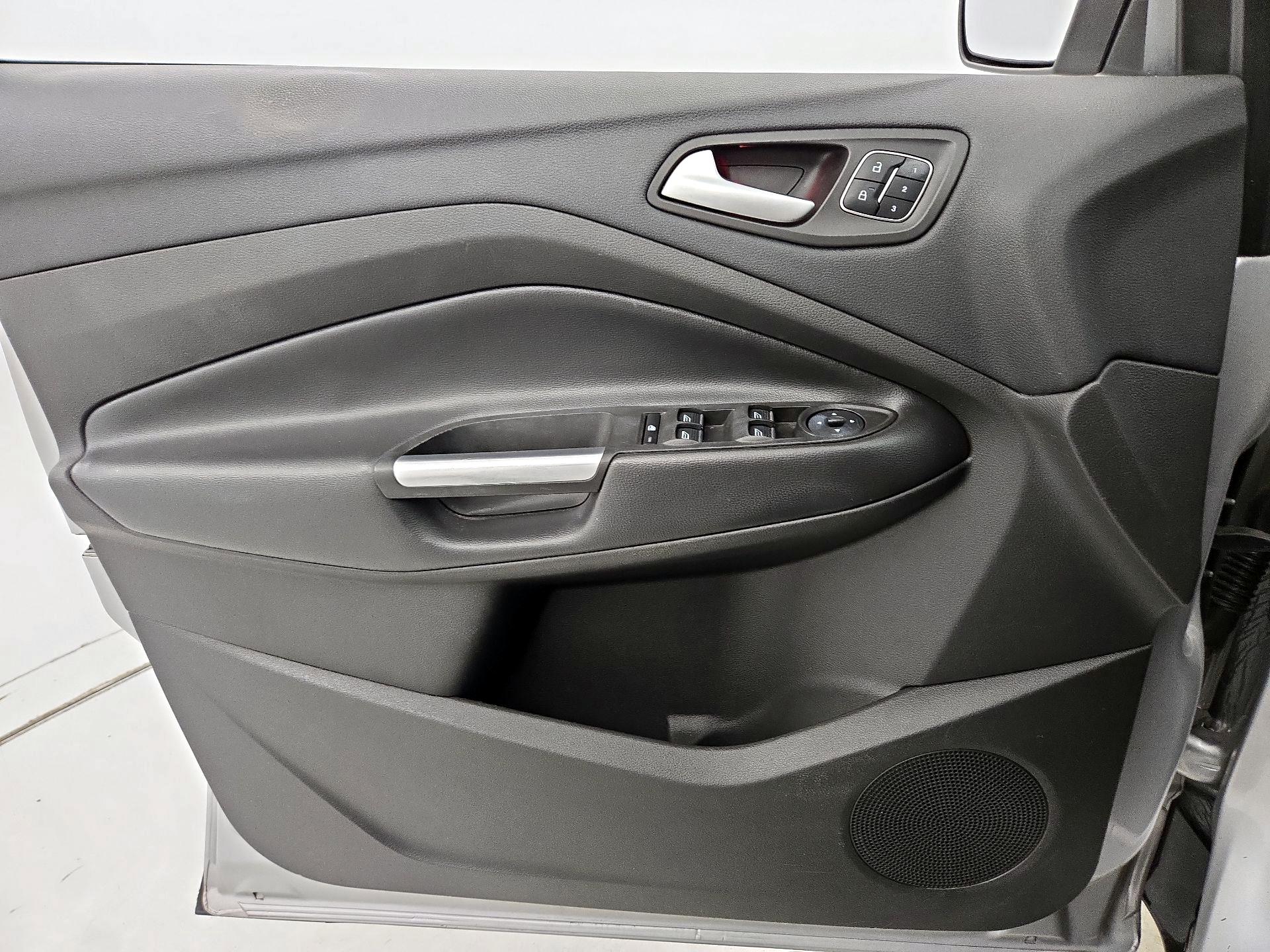 Thumbnail: 2017 Ford Escape - 12