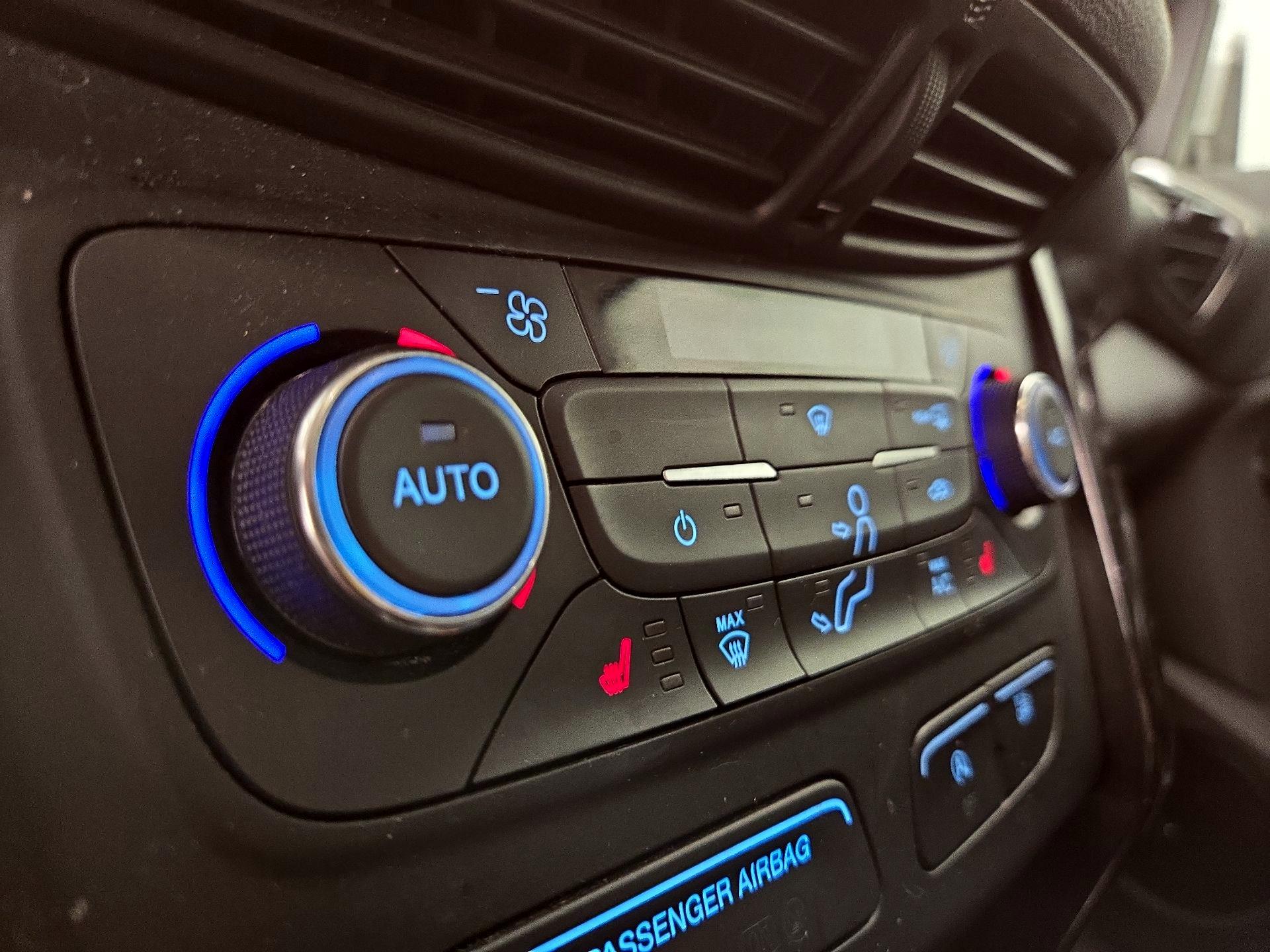 Thumbnail: 2017 Ford Escape - 17