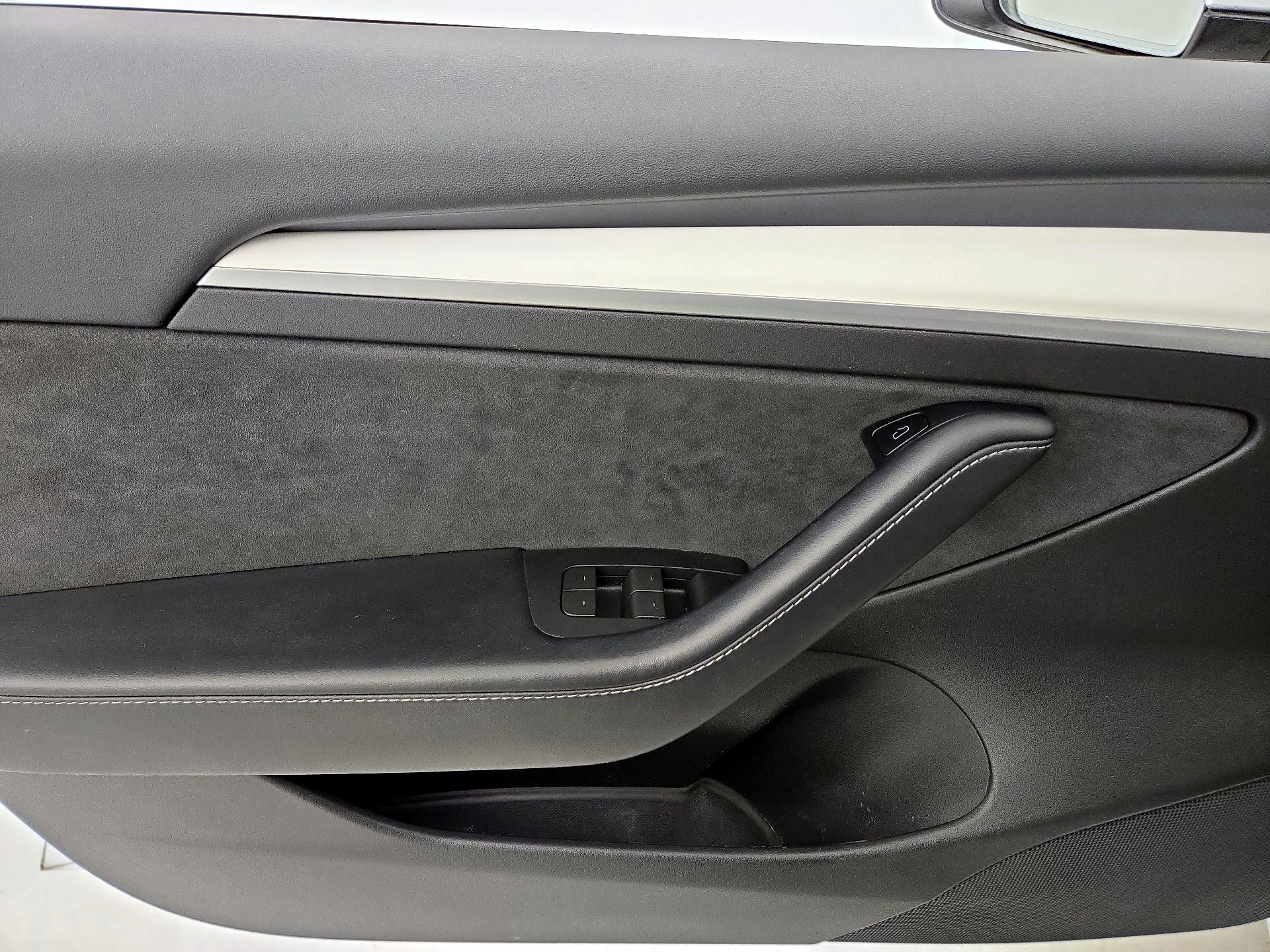 Thumbnail: 2022 Tesla Model 3 - 12