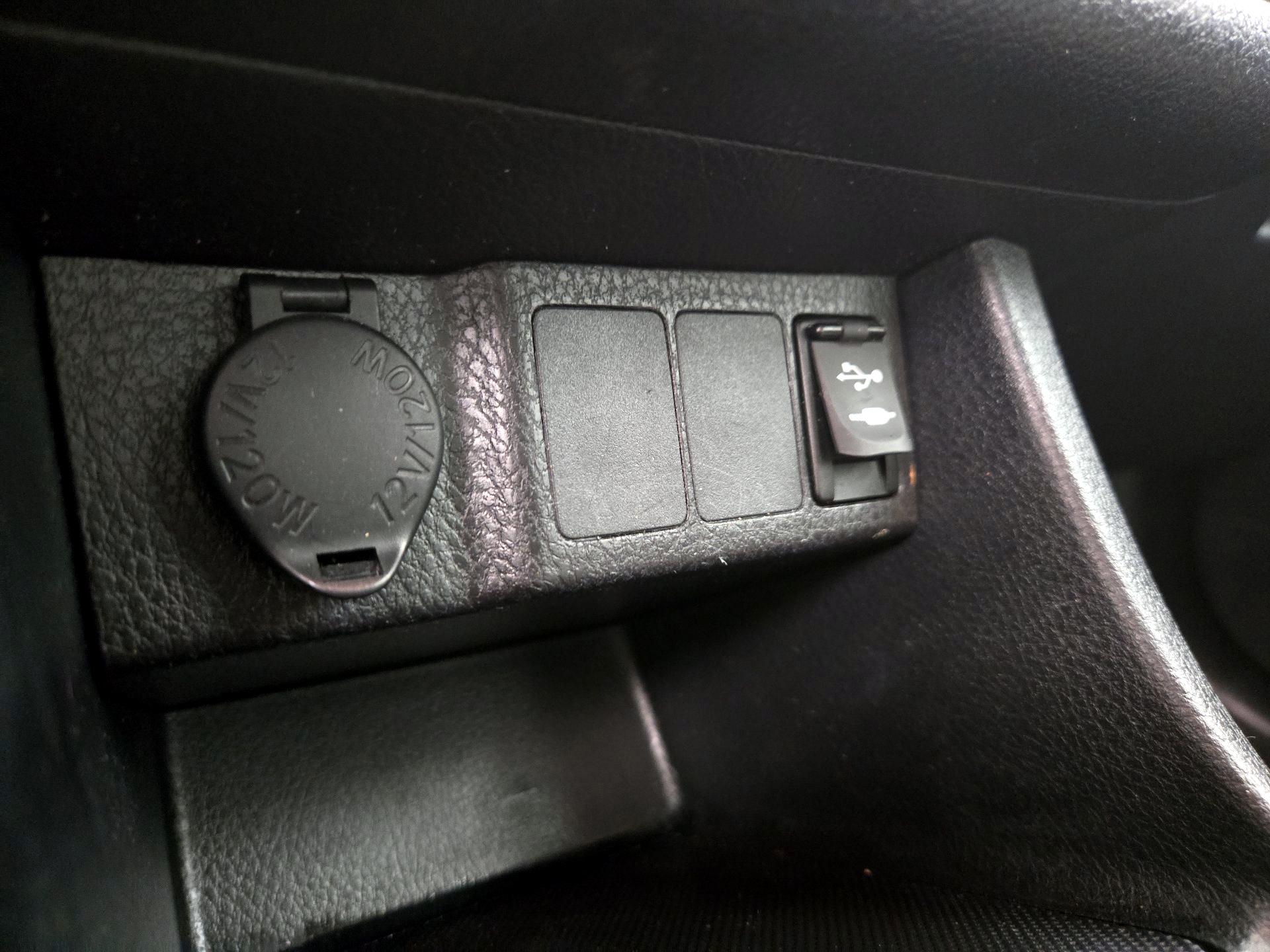 Thumbnail: 2018 Toyota Corolla - 18