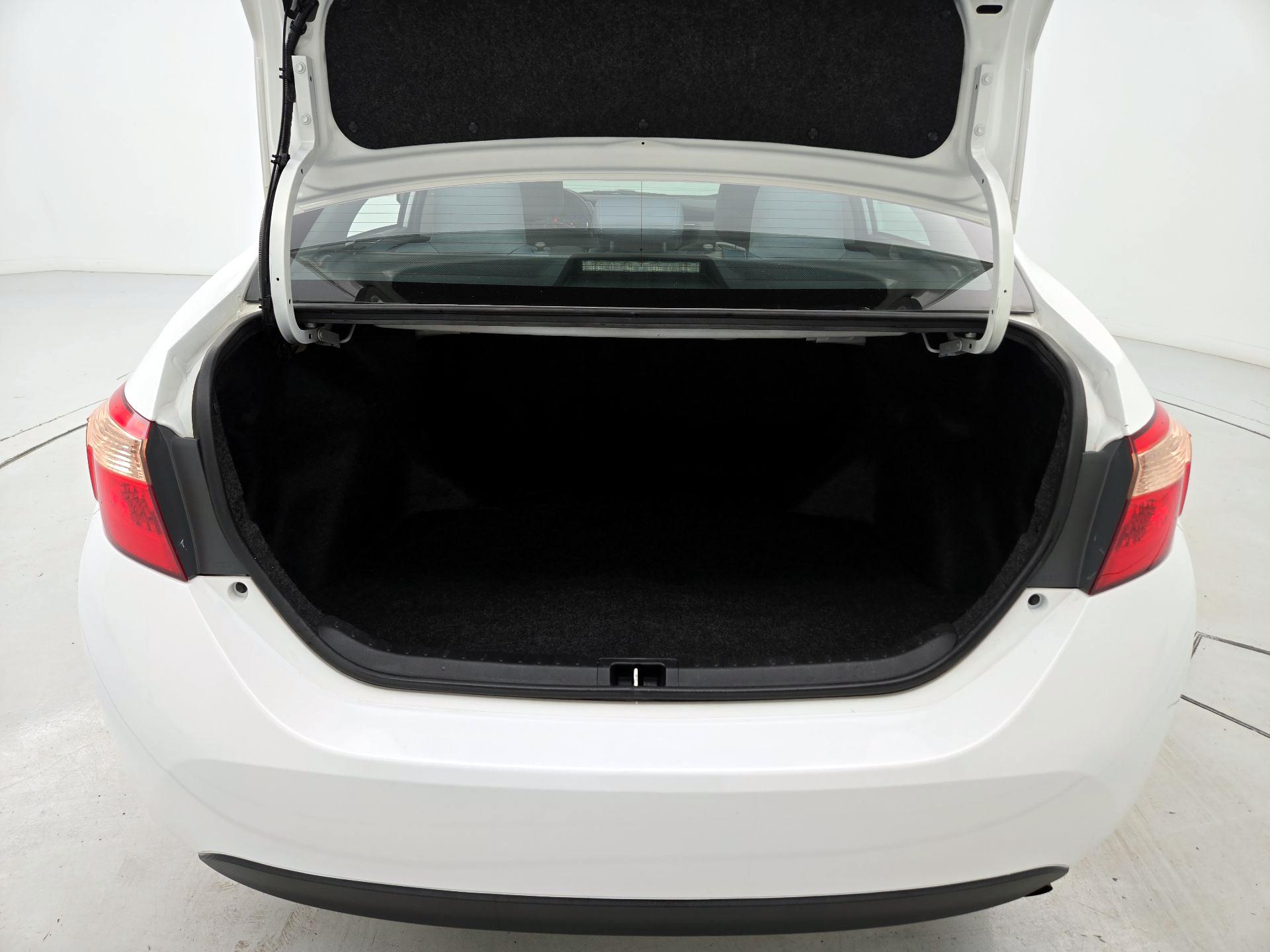 Thumbnail: 2018 Toyota Corolla - 20