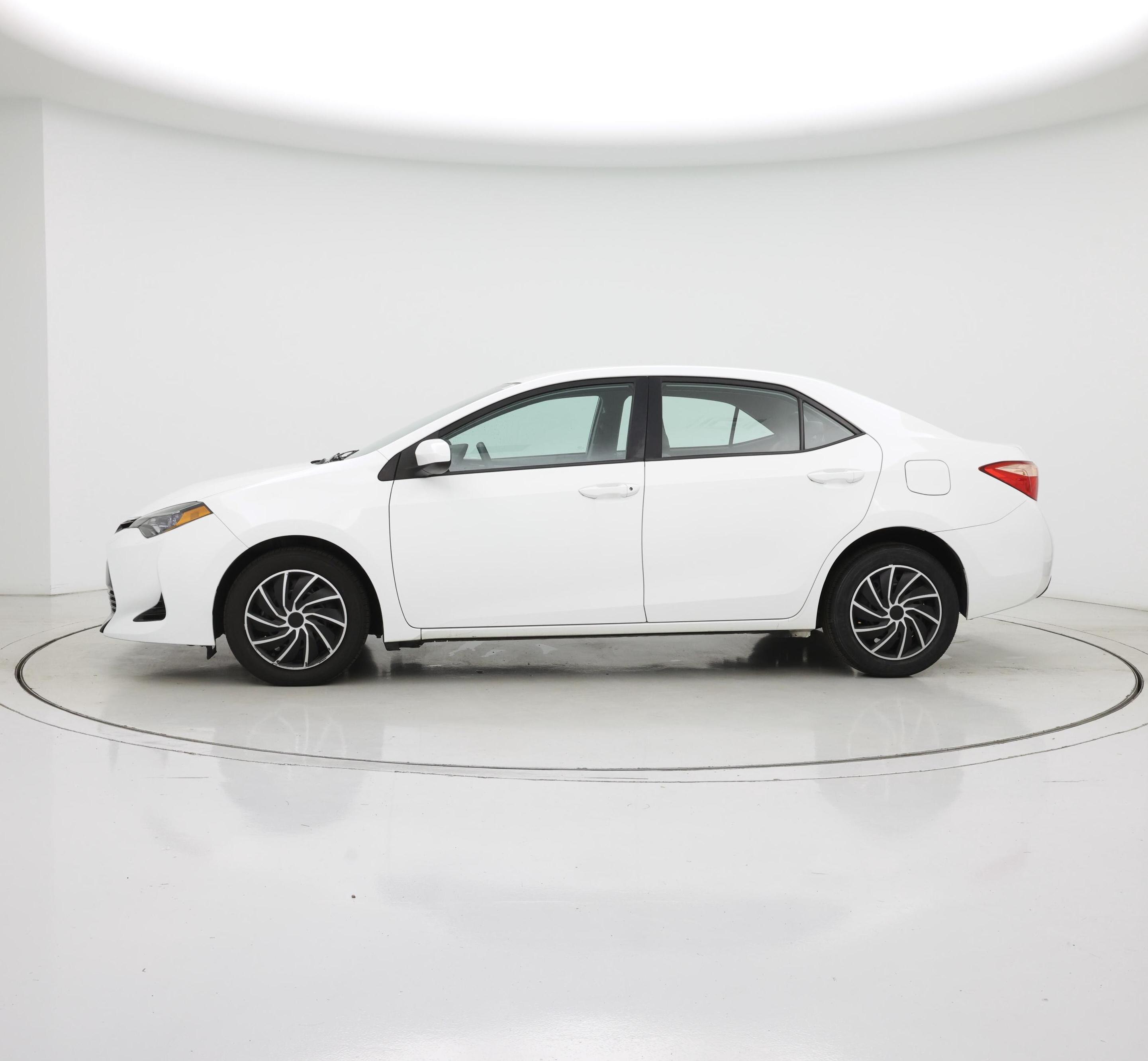 Thumbnail: 2018 Toyota Corolla - 3