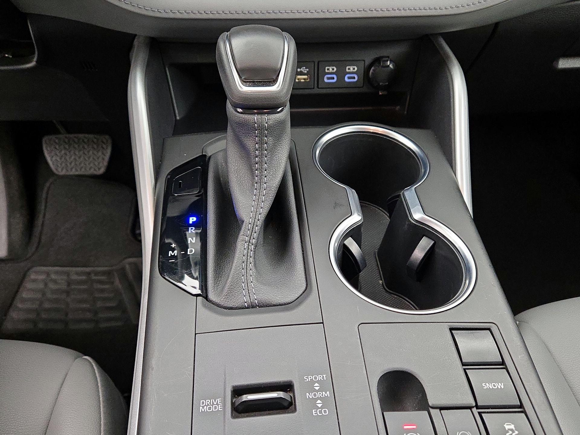 Thumbnail: 2023 Toyota Highlander - 17