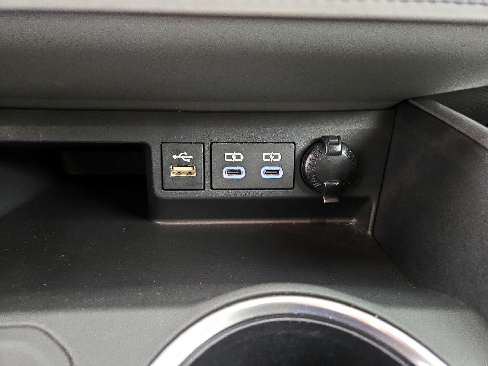 Thumbnail: 2023 Toyota Highlander - 18