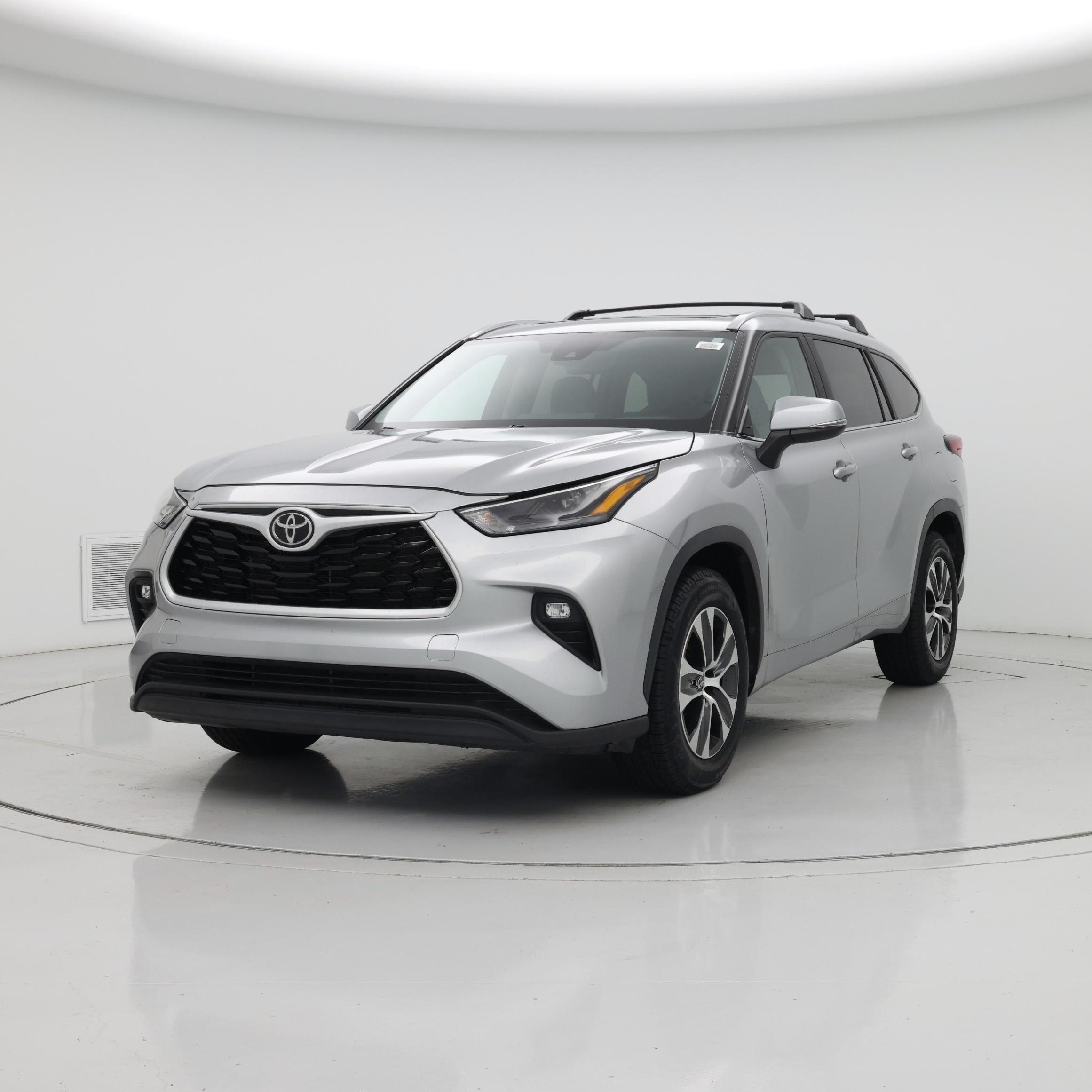 Thumbnail: 2023 Toyota Highlander - 4