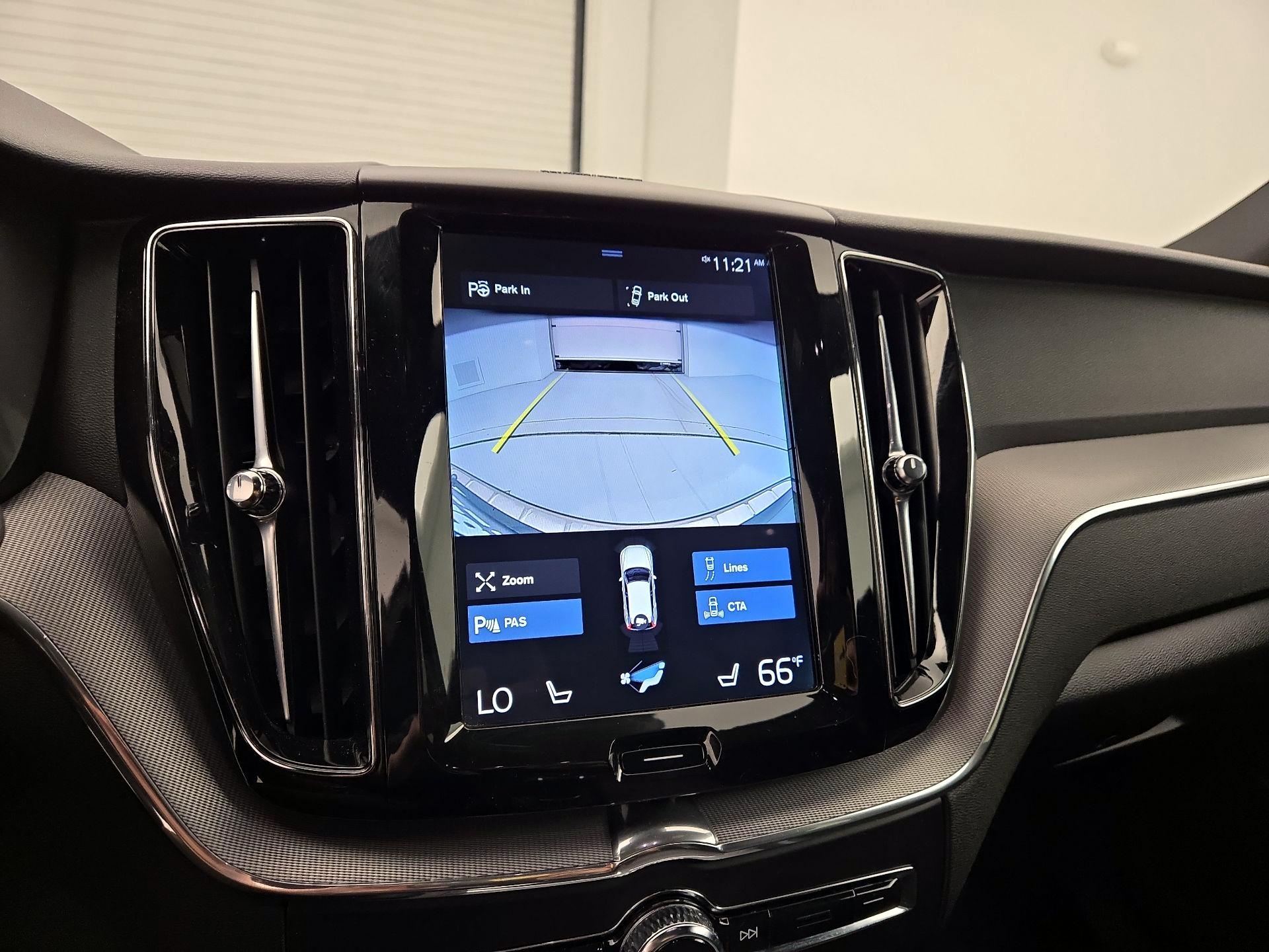 Thumbnail: 2019 Volvo XC60 - 15