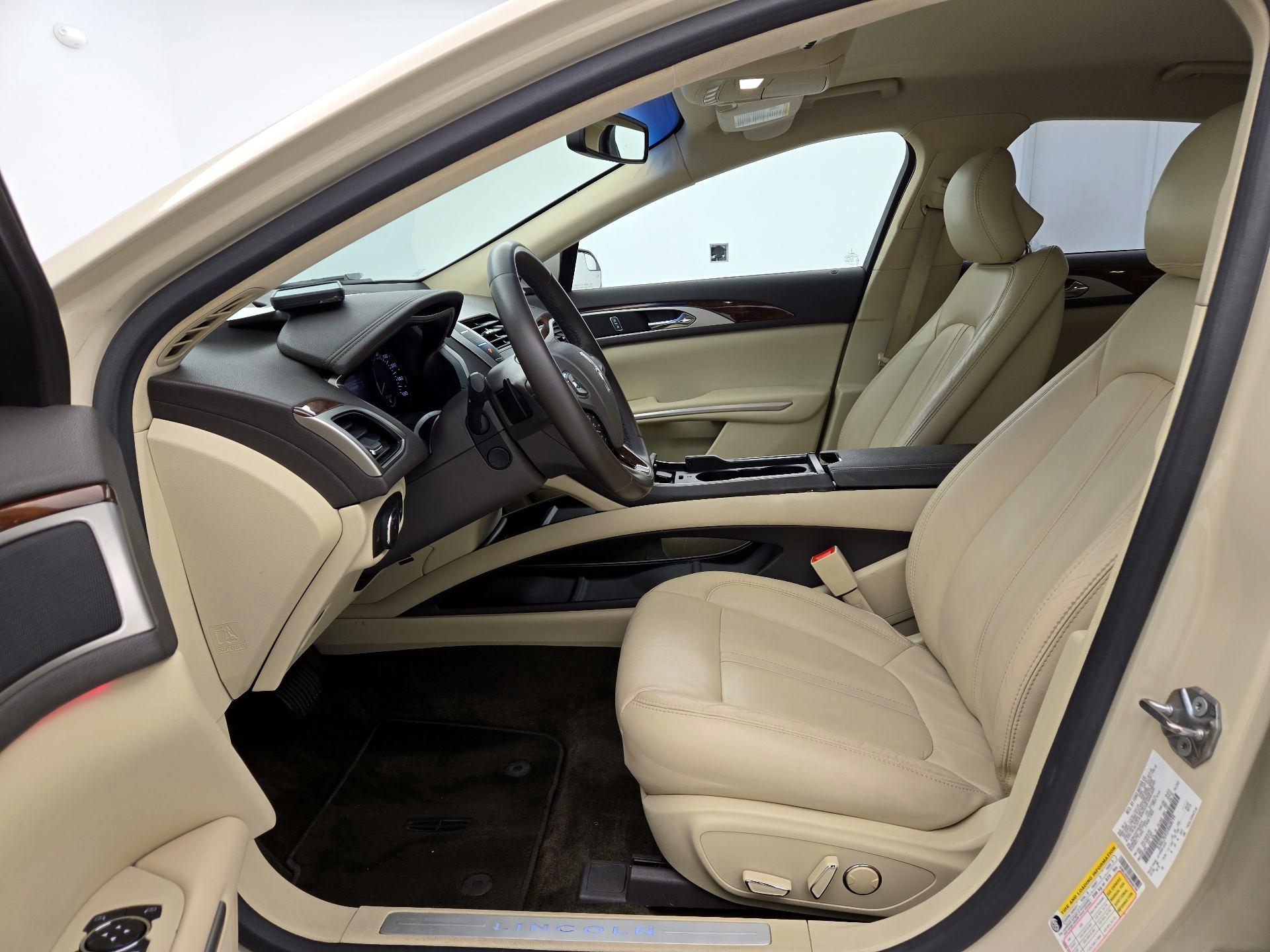 Thumbnail: 2015 Lincoln MKZ - 11