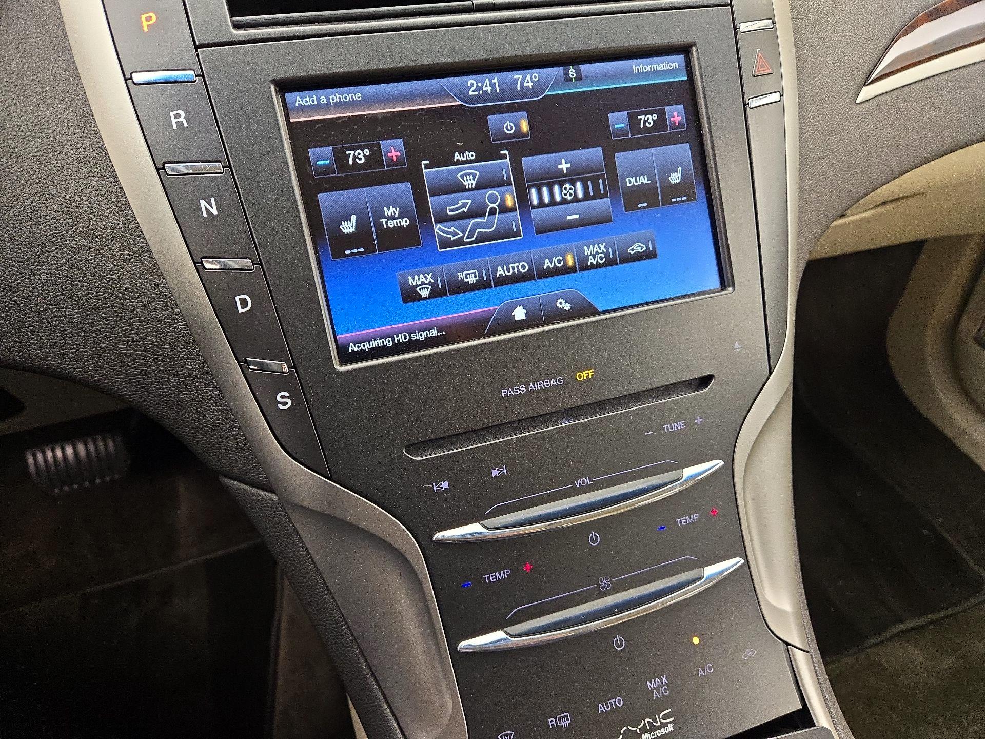 Thumbnail: 2015 Lincoln MKZ - 16