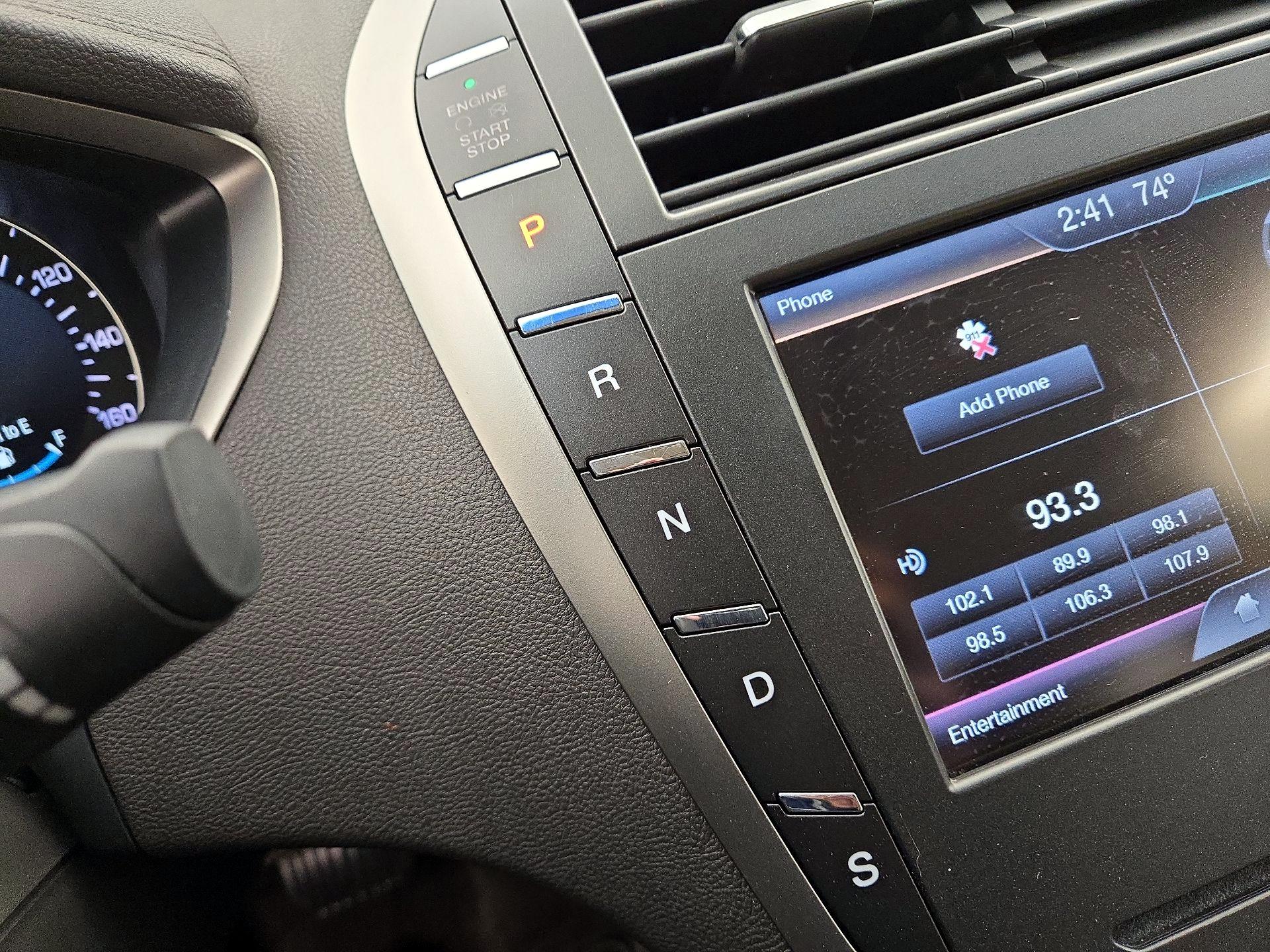 Thumbnail: 2015 Lincoln MKZ - 17