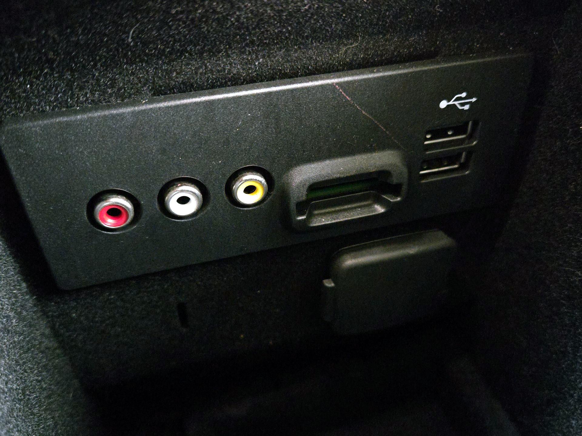 Thumbnail: 2015 Lincoln MKZ - 18