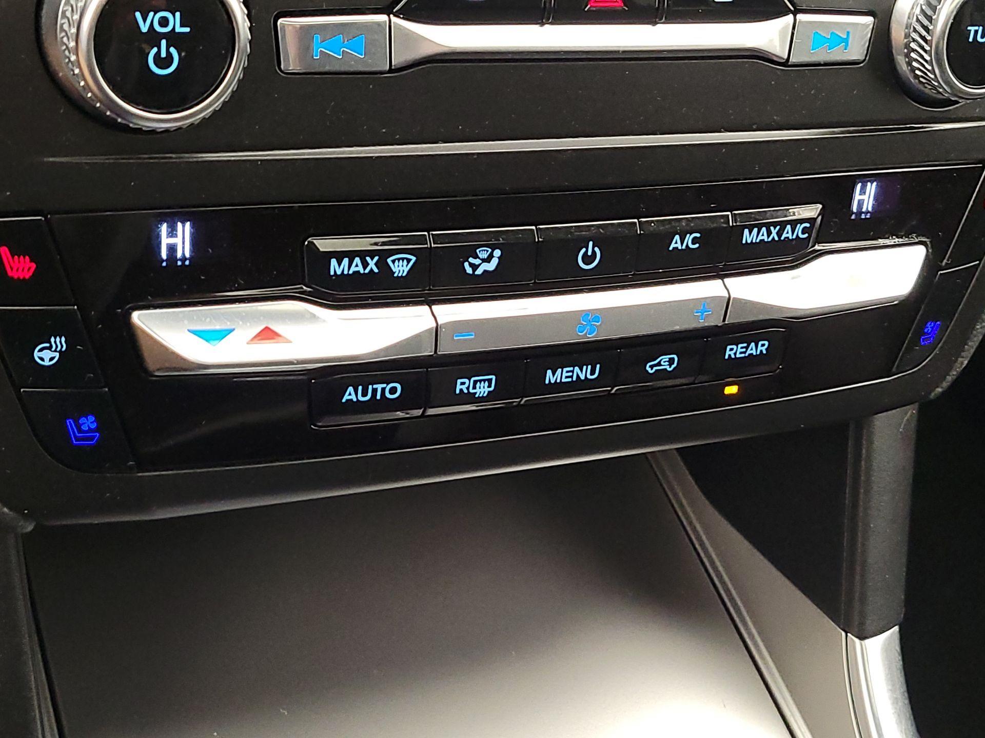 Thumbnail: 2020 Ford Explorer - 17