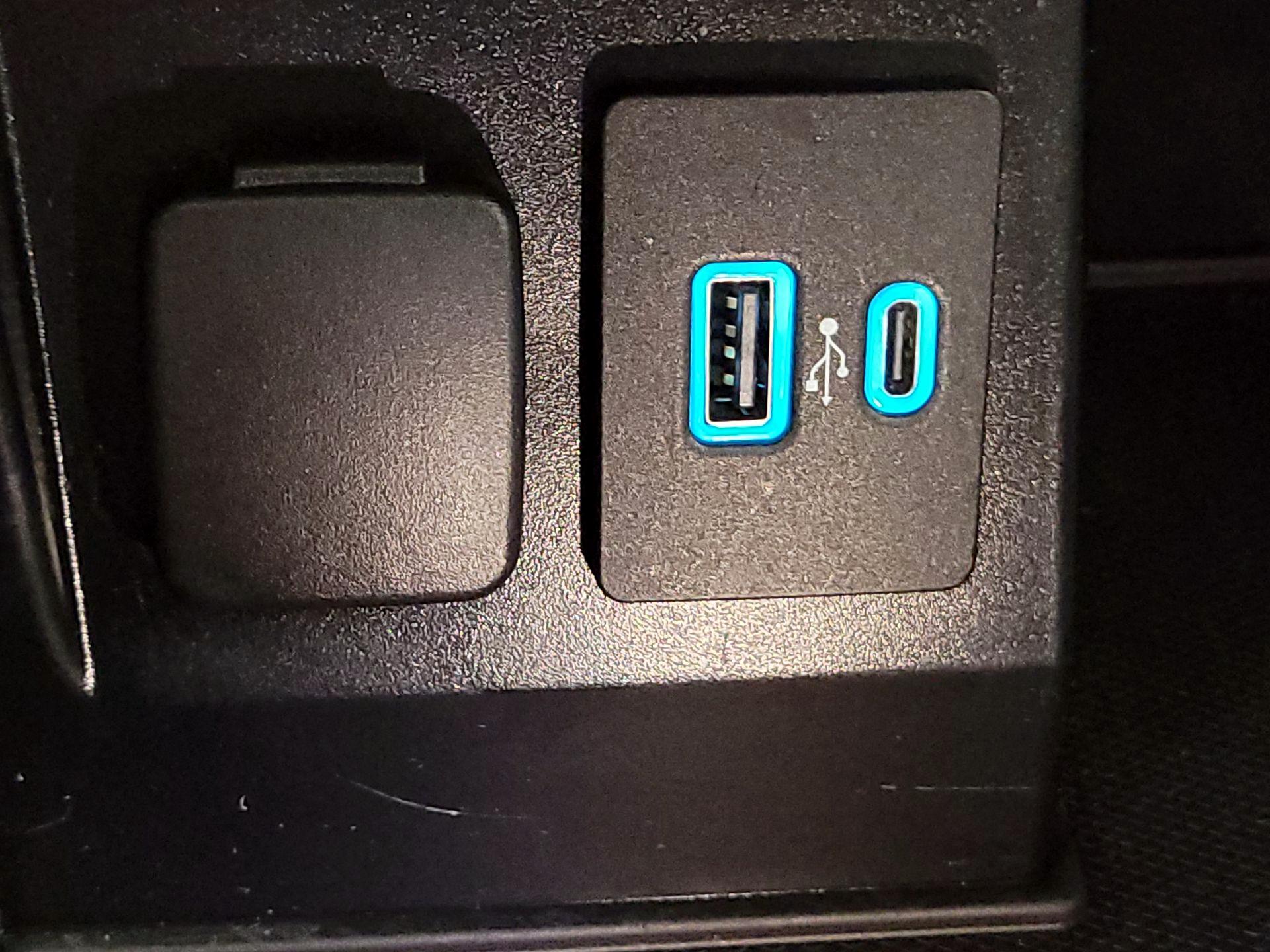 Thumbnail: 2020 Ford Explorer - 19