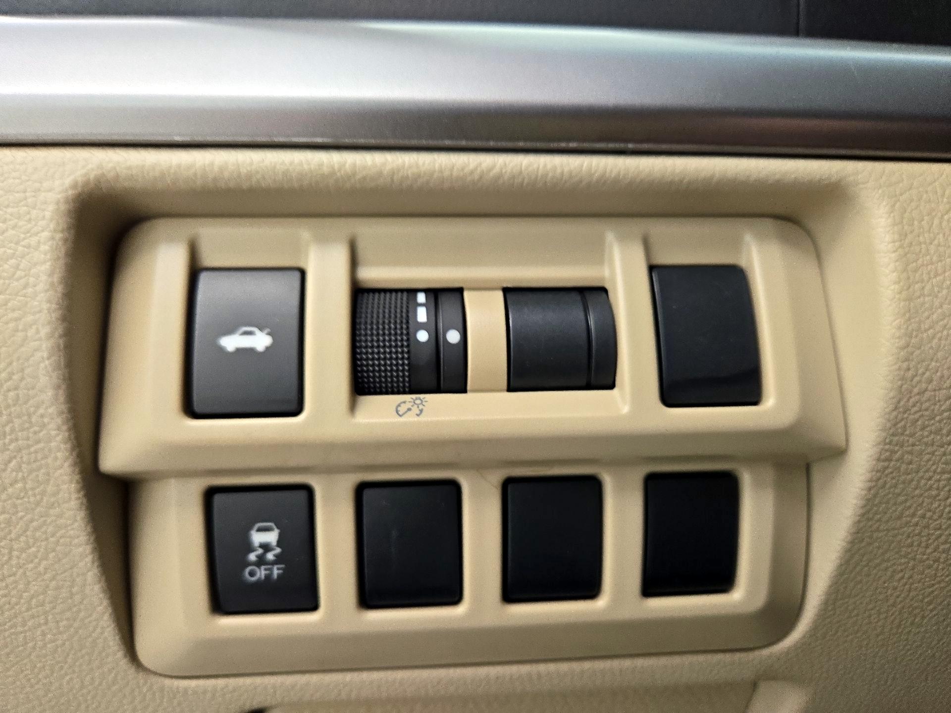 Thumbnail: 2015 Subaru Legacy - 13