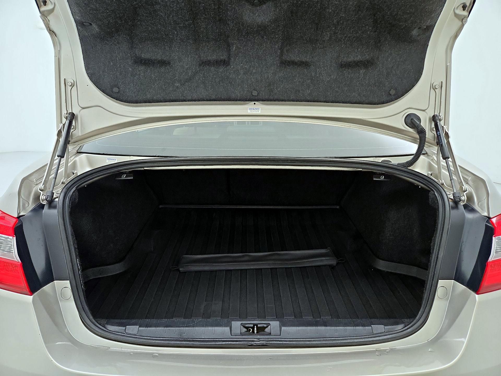 Thumbnail: 2015 Subaru Legacy - 20