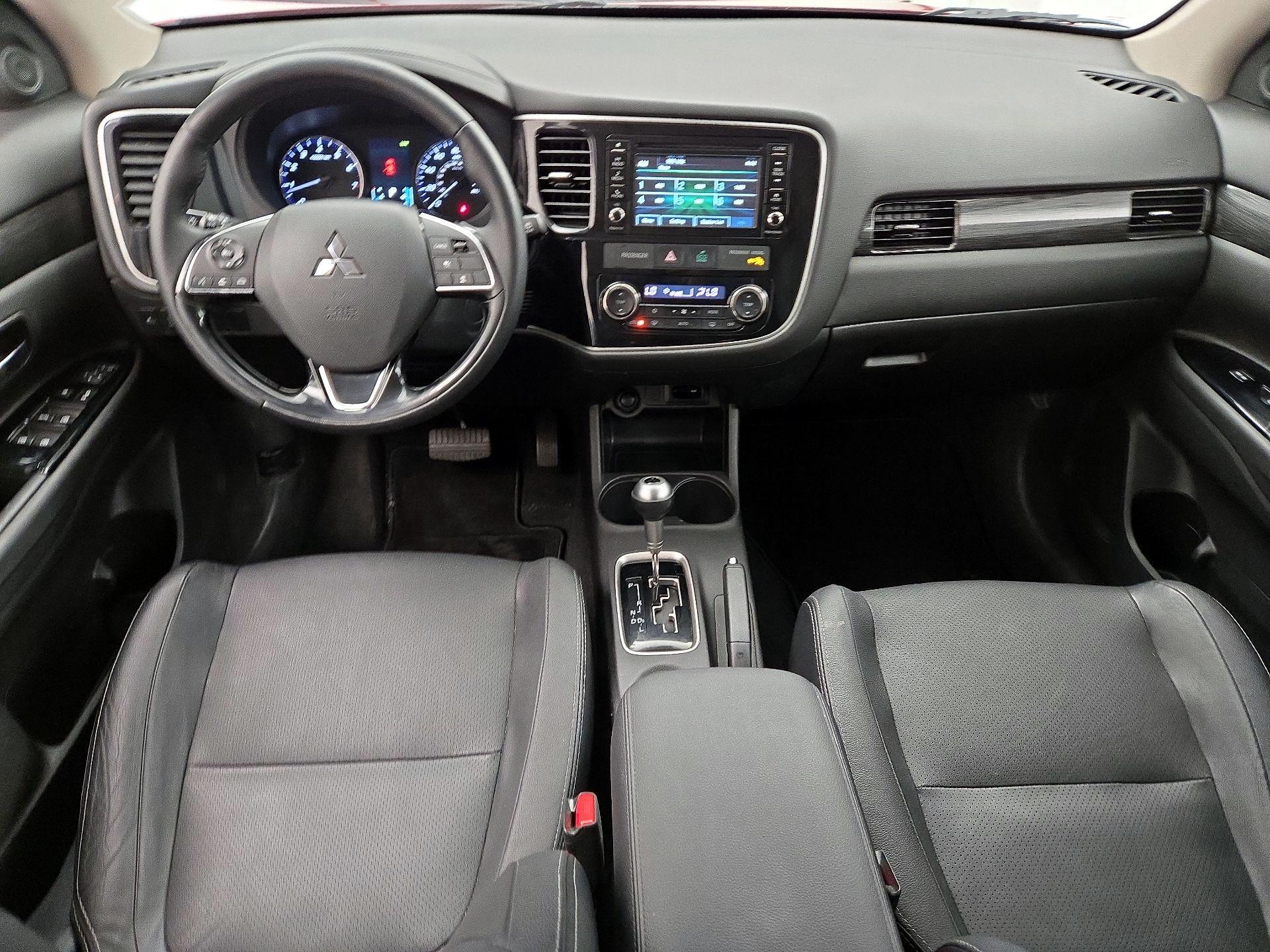 Thumbnail: 2016 Mitsubishi Outlander - 9