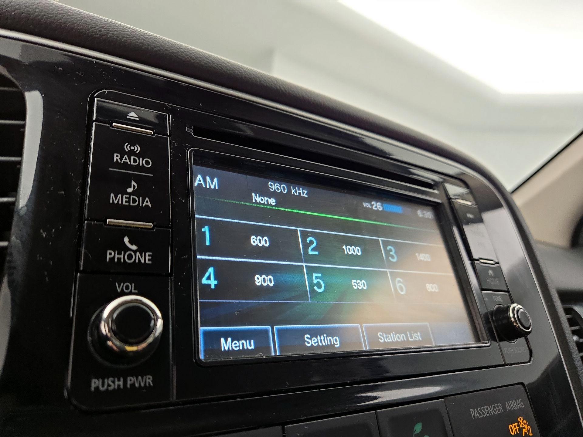 Thumbnail: 2016 Mitsubishi Outlander - 15