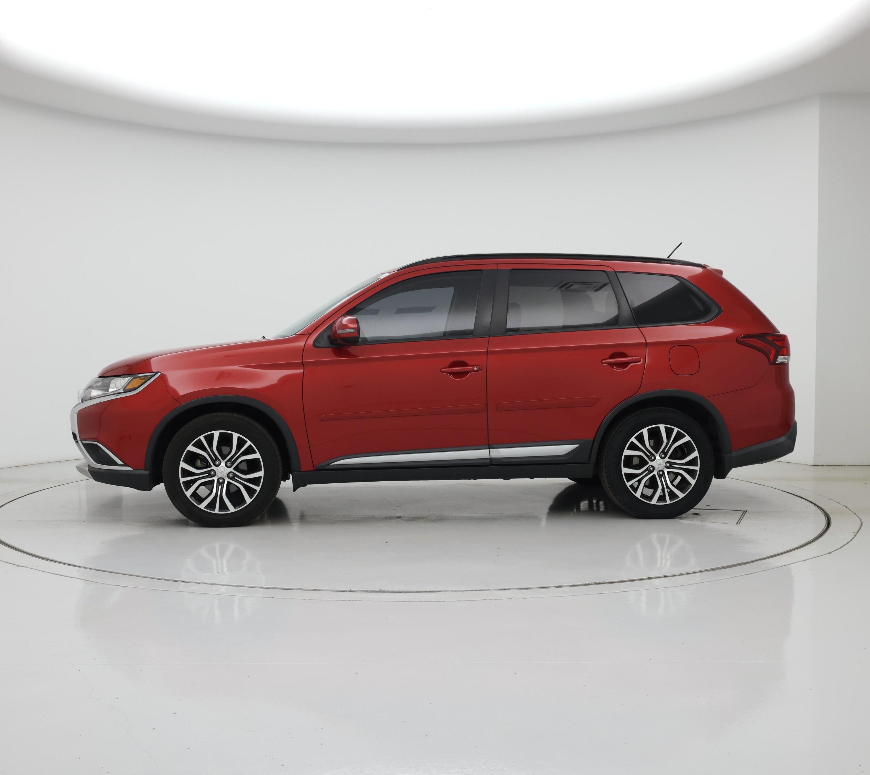 Thumbnail: 2016 Mitsubishi Outlander - 3