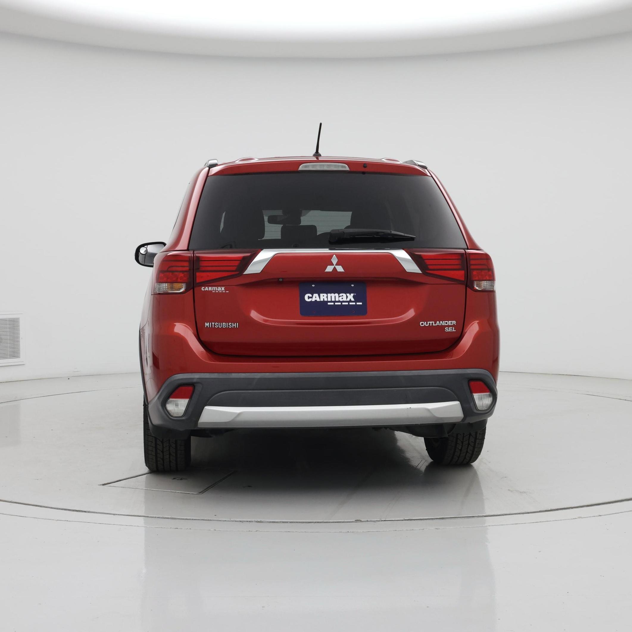 Thumbnail: 2016 Mitsubishi Outlander - 6