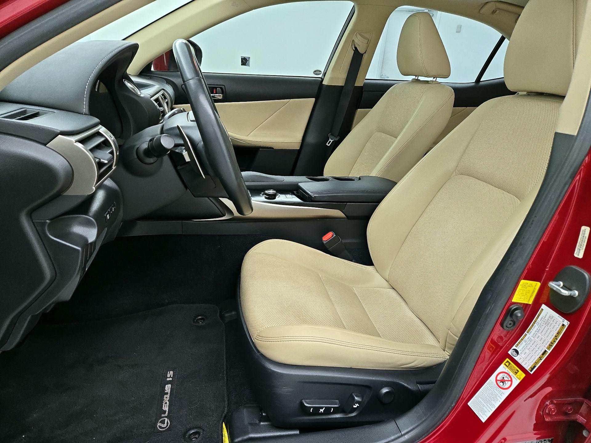 Thumbnail: 2014 Lexus IS - 11