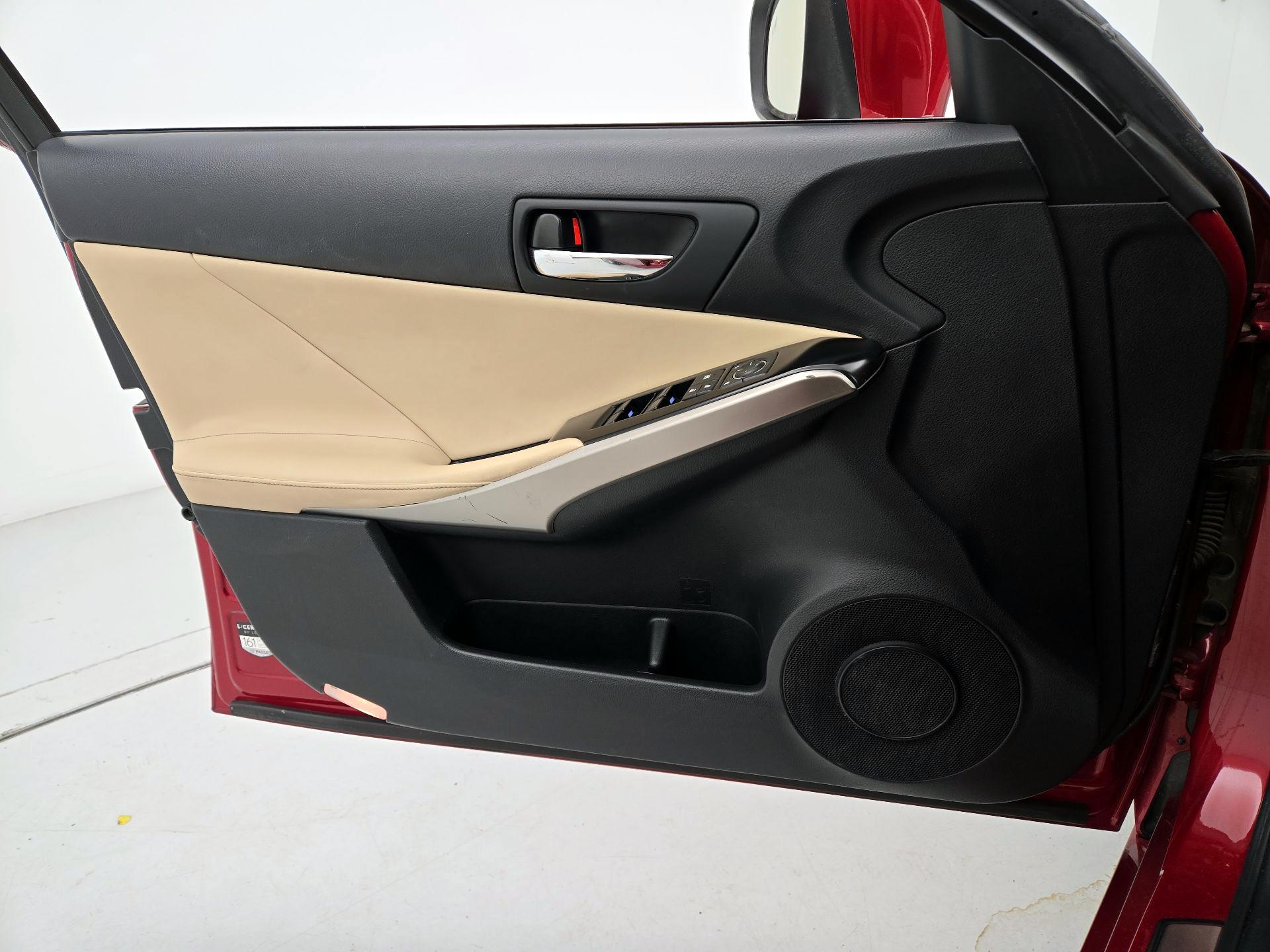 Thumbnail: 2014 Lexus IS - 12