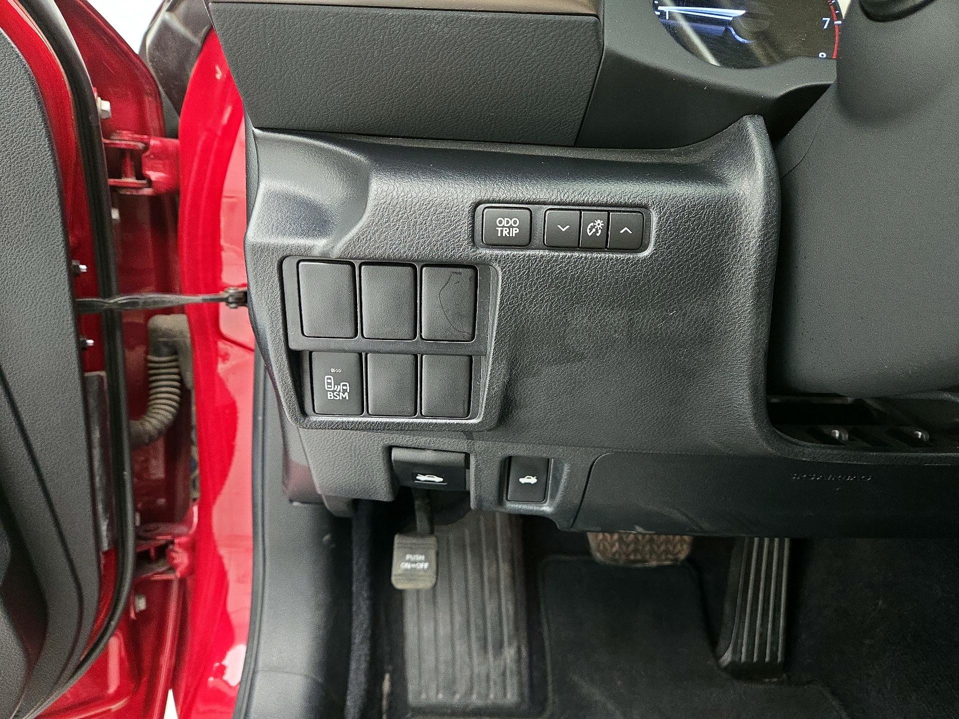 Thumbnail: 2014 Lexus IS - 13