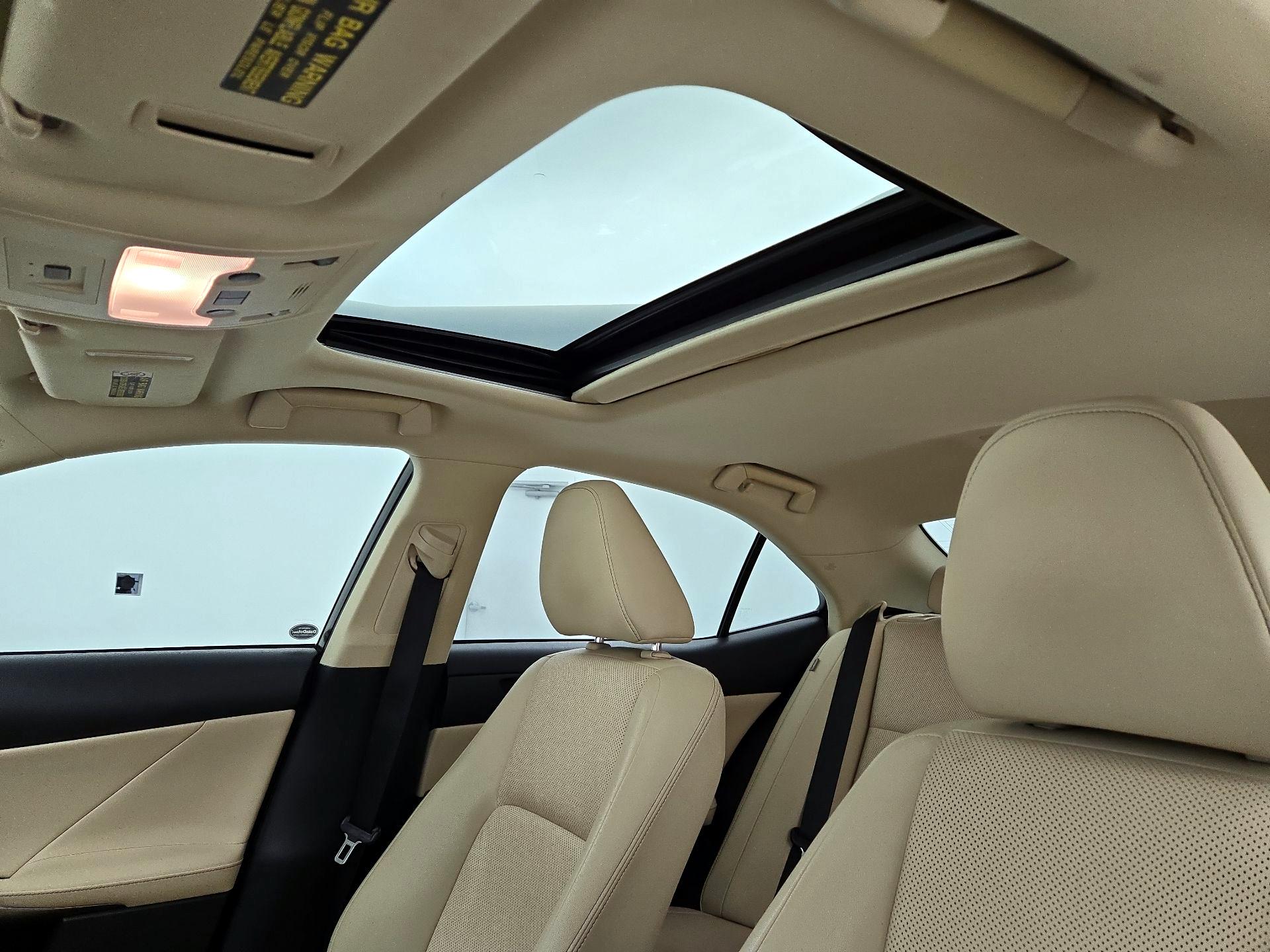 Thumbnail: 2014 Lexus IS - 20