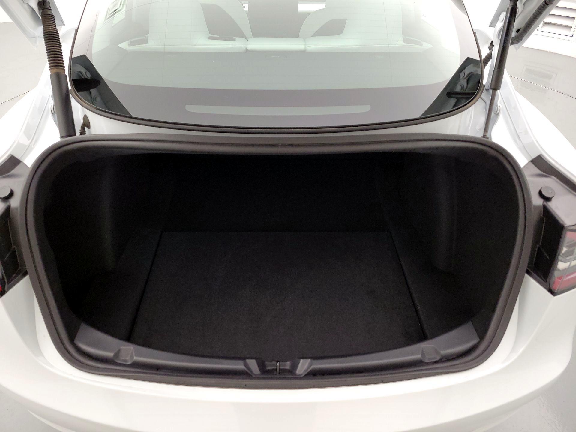 Thumbnail: 2023 Tesla Model 3 - 19