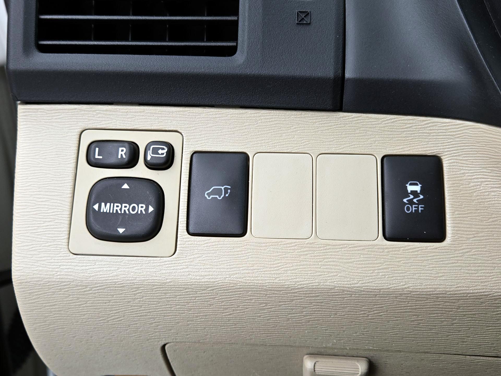 Thumbnail: 2015 Toyota Venza - 13